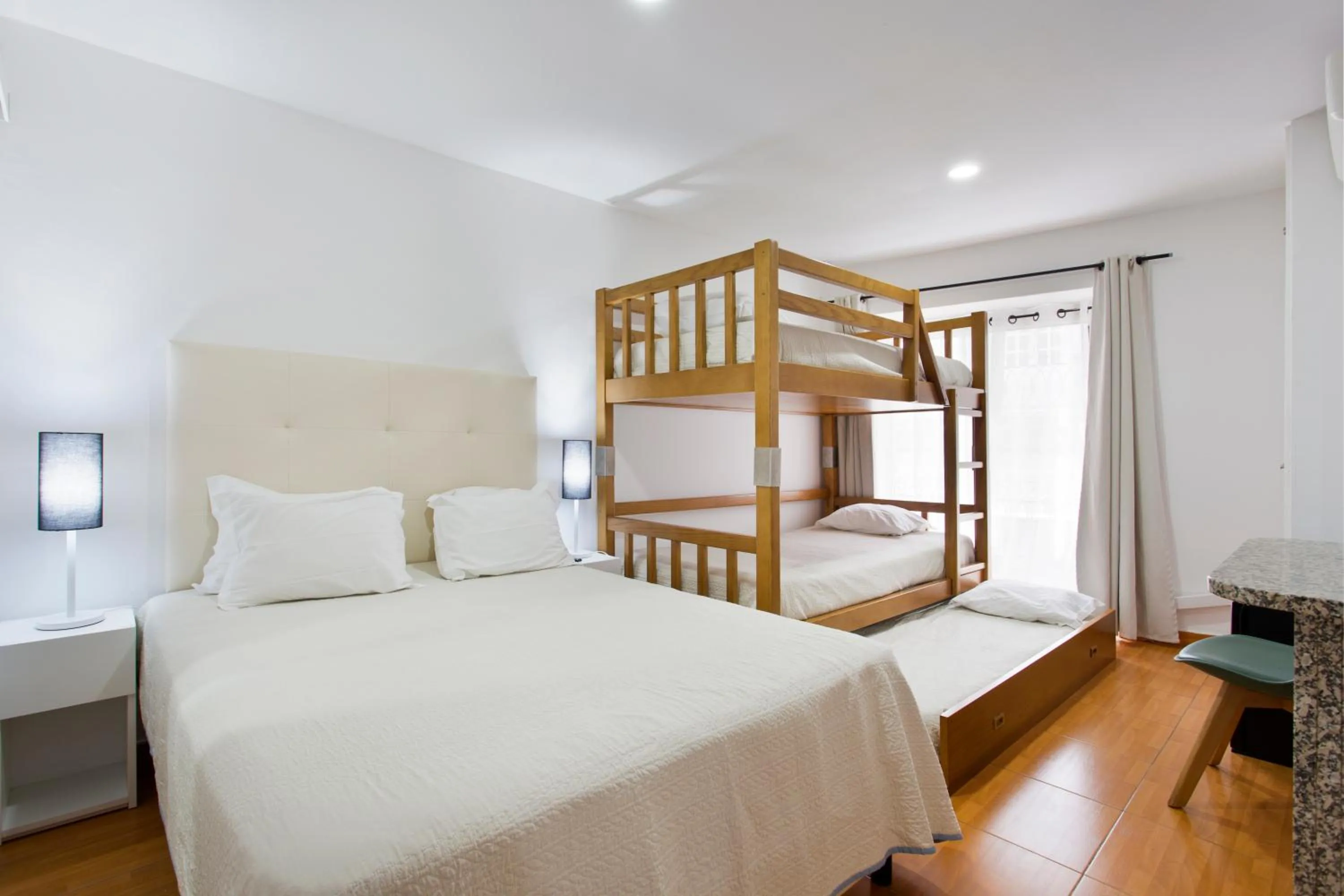 Family Room with Bathroom in Braganca Oporto