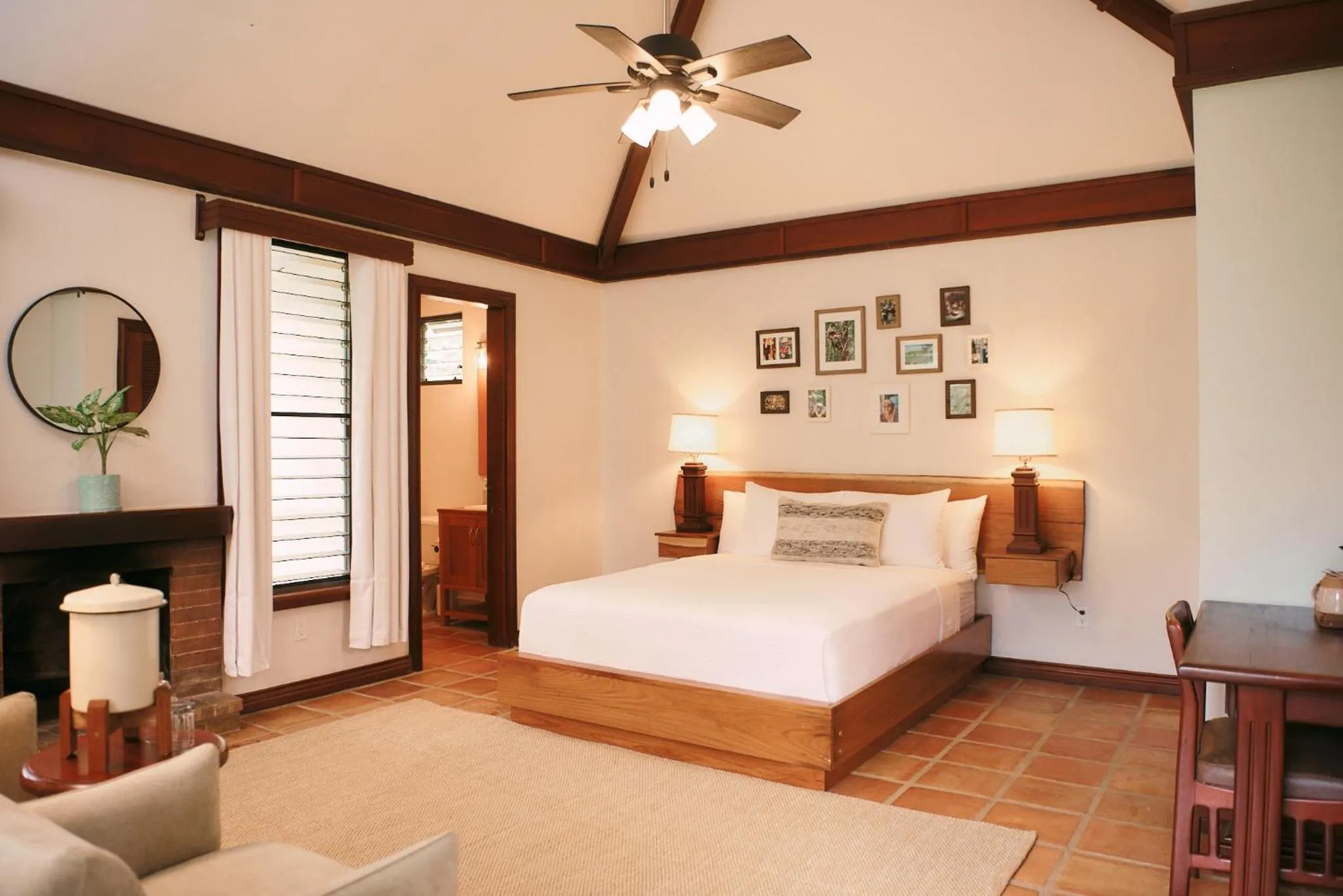 Queen Room with Garden View in Hidden Valley Wilderness Lodge