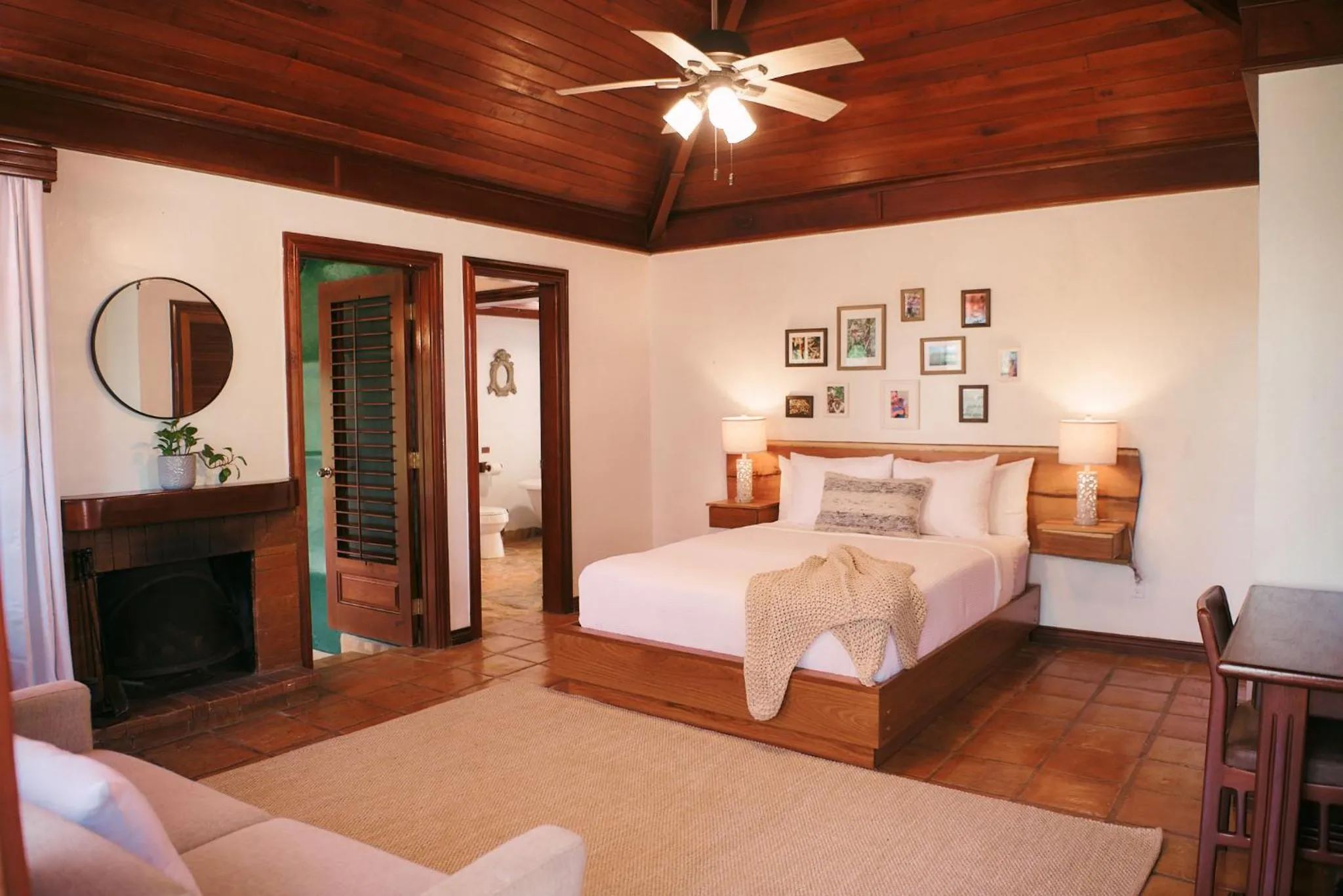 Queen Room with Garden View in Hidden Valley Wilderness Lodge