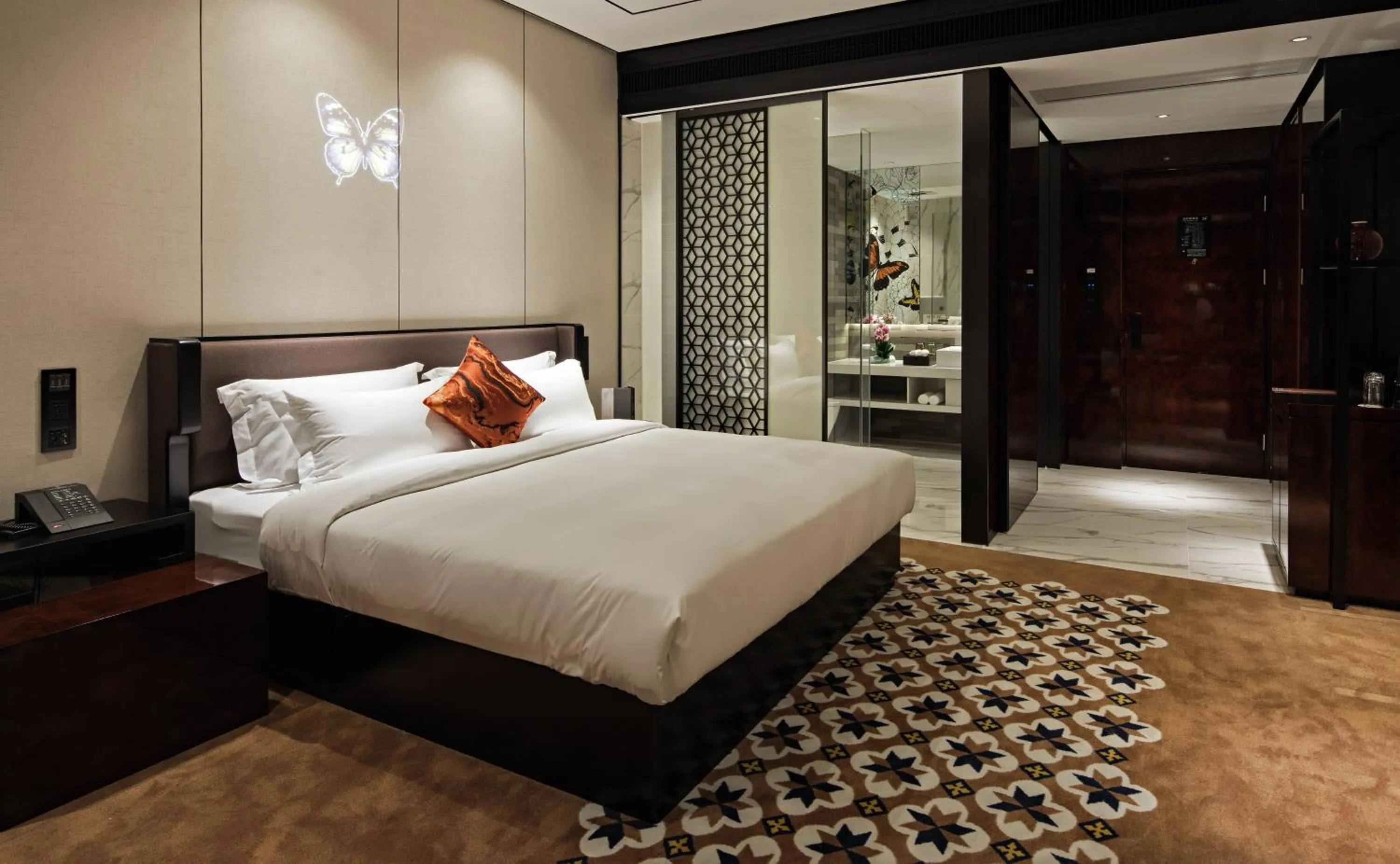 Superior King Room in Paco Hotel Chebeinan Metro Guanghzou