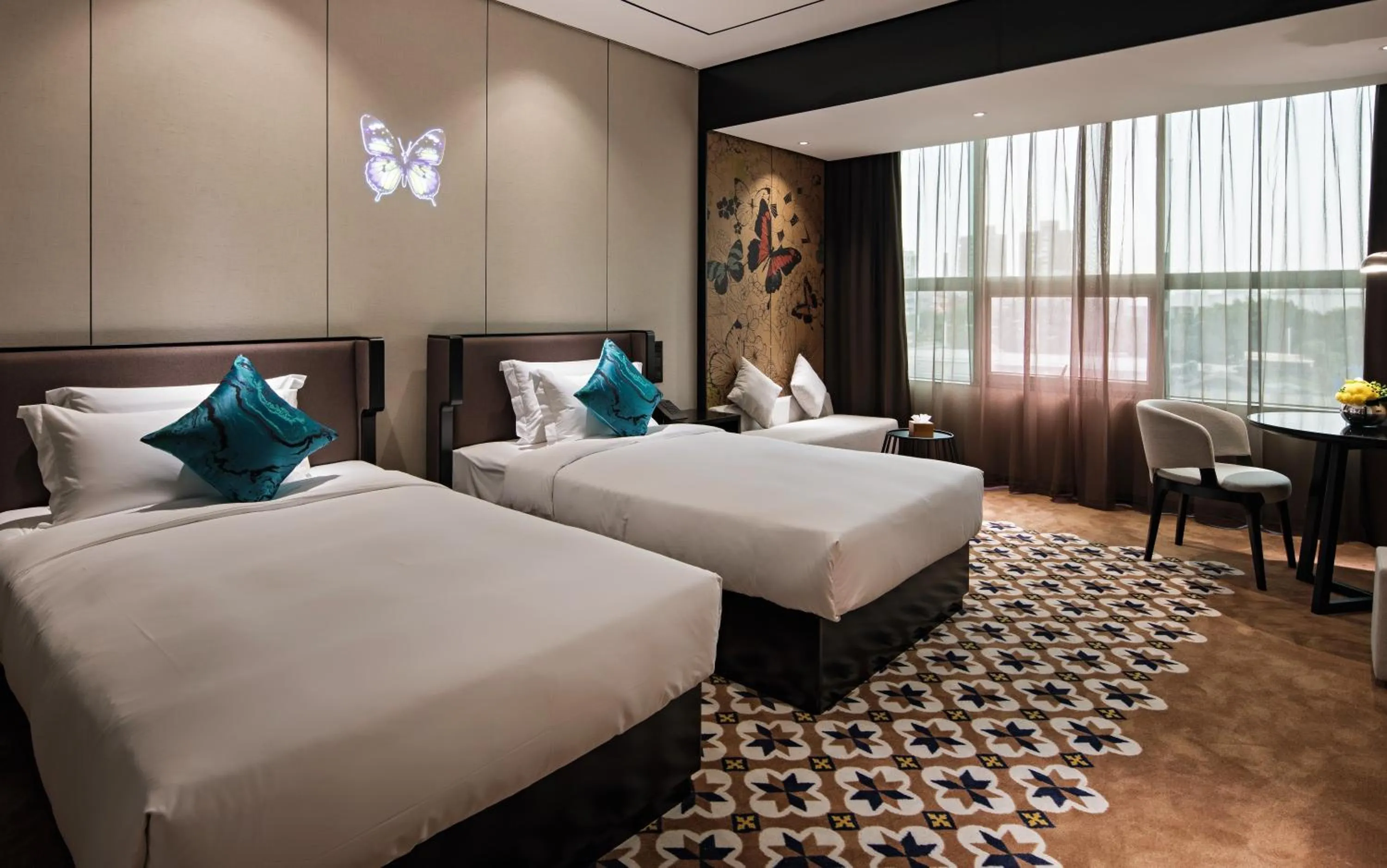 Deluxe Twin Room in Paco Hotel Chebeinan Metro Guanghzou