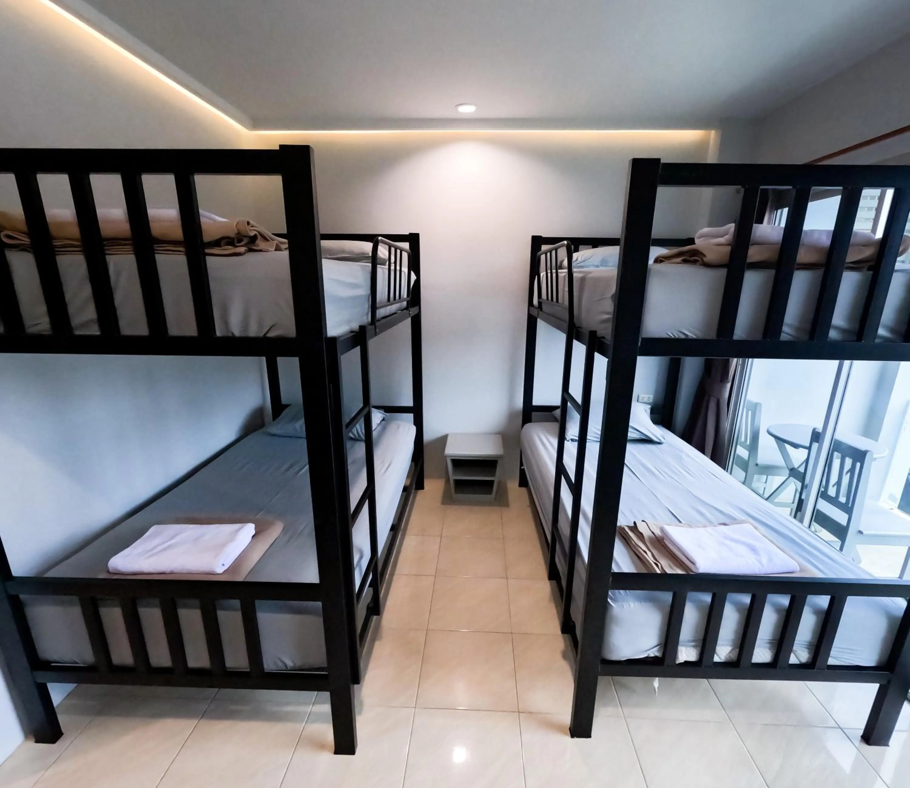 Bed in 4-Bed Mixed Dormitory Room in Chaweng Terrace