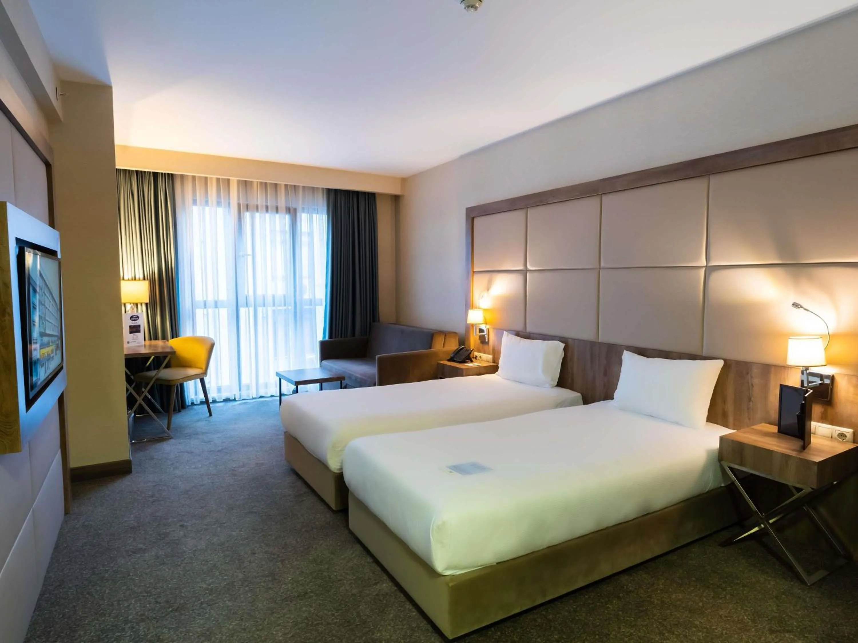Superior Twin Room in ibis Styles Istanbul Bomonti