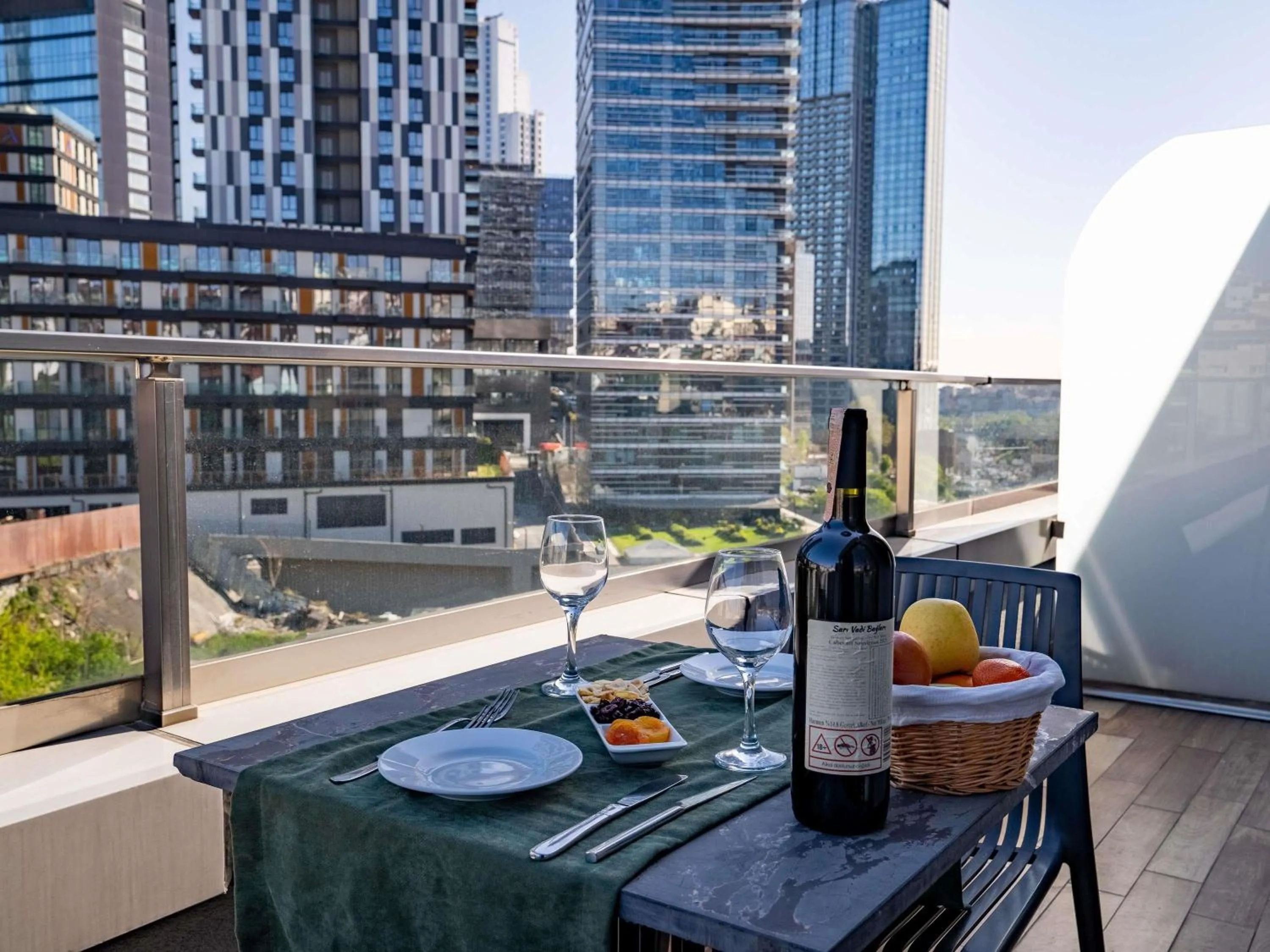 Deluxe Twin Room with Balcony in ibis Styles Istanbul Bomonti