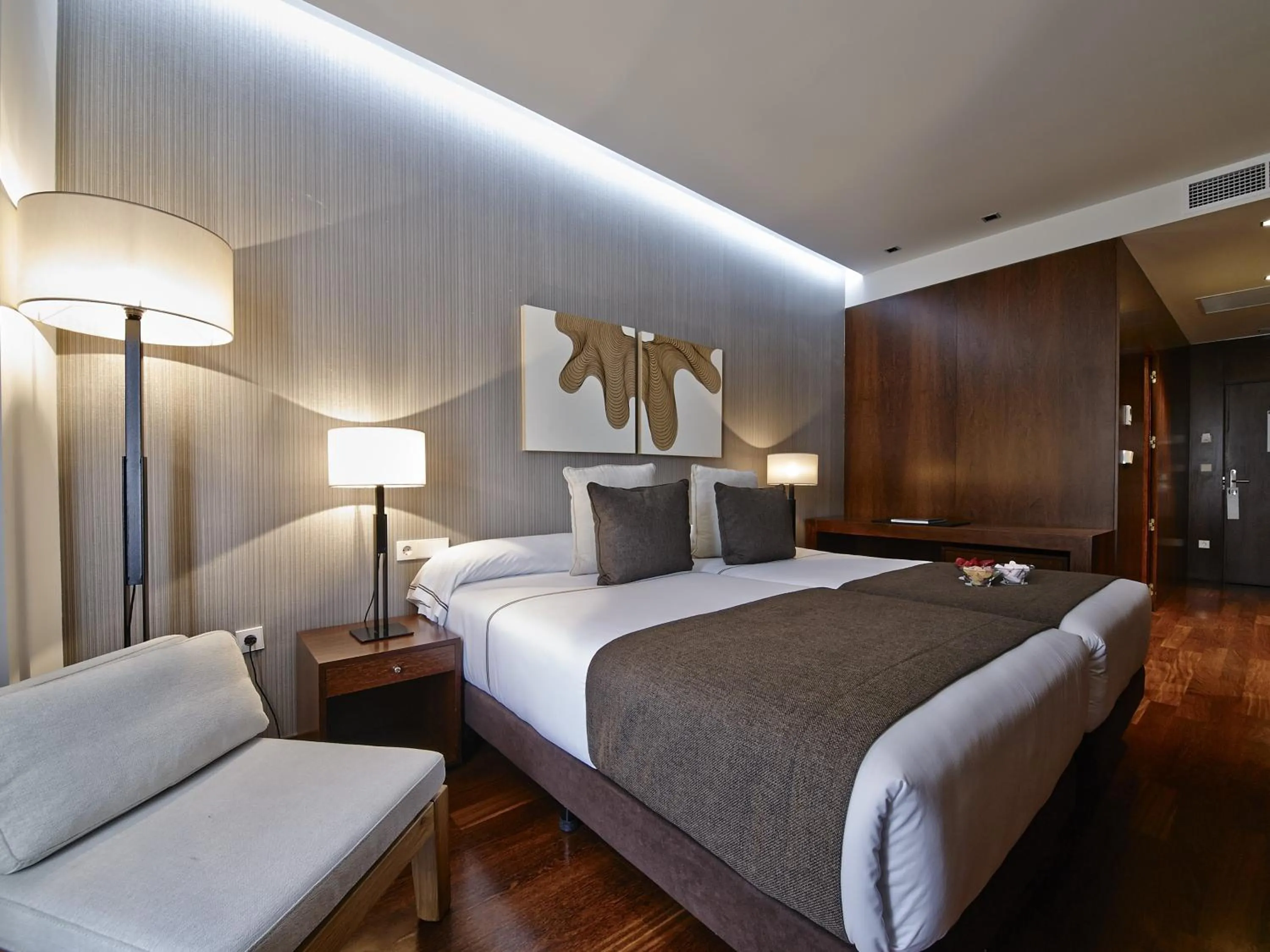 Standard Double or Twin Room with Balcony in Carris Cardenal Quevedo