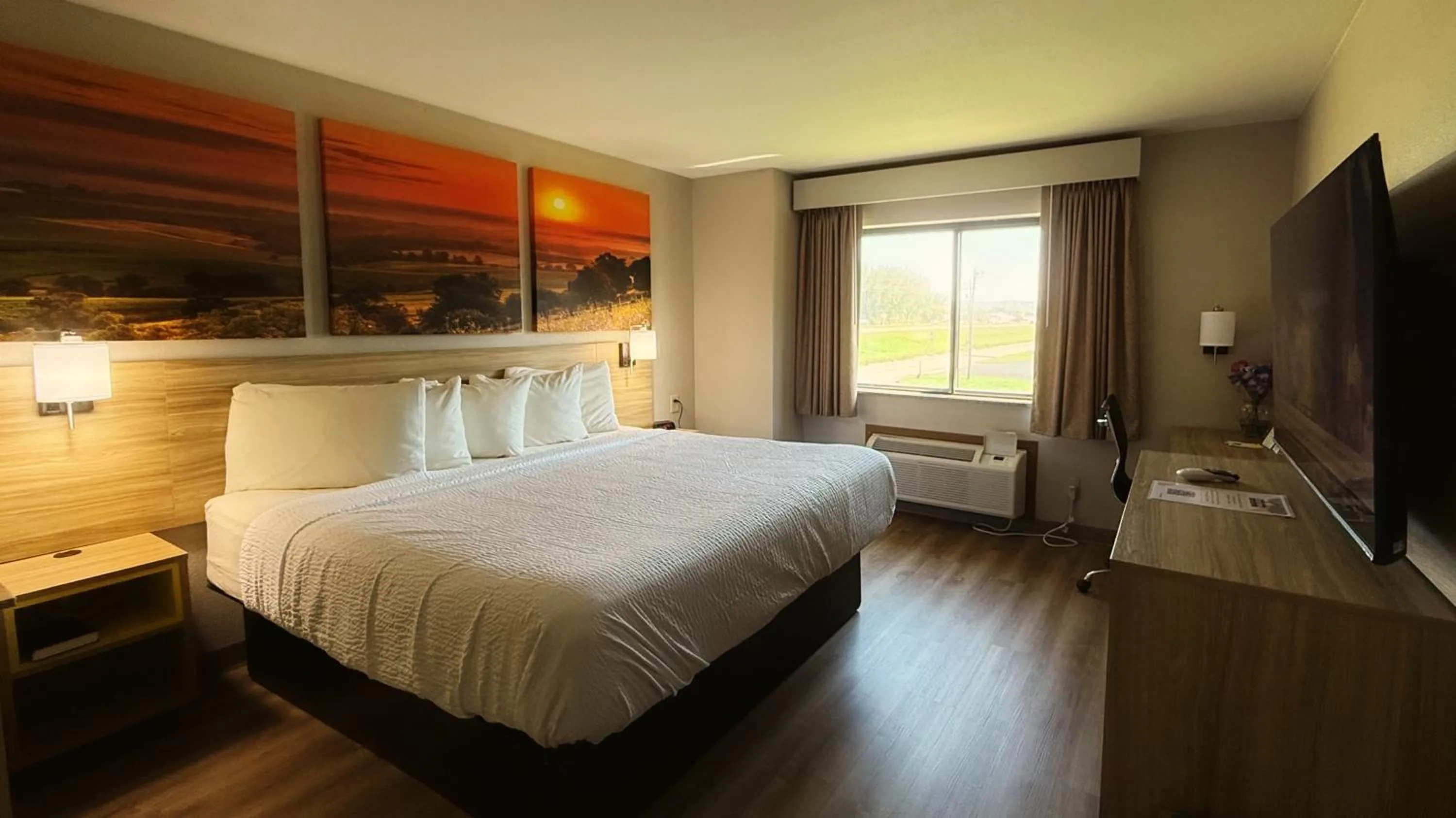 King Studio Suite - Non-Smoking in Days Inn by Wyndham Mankato