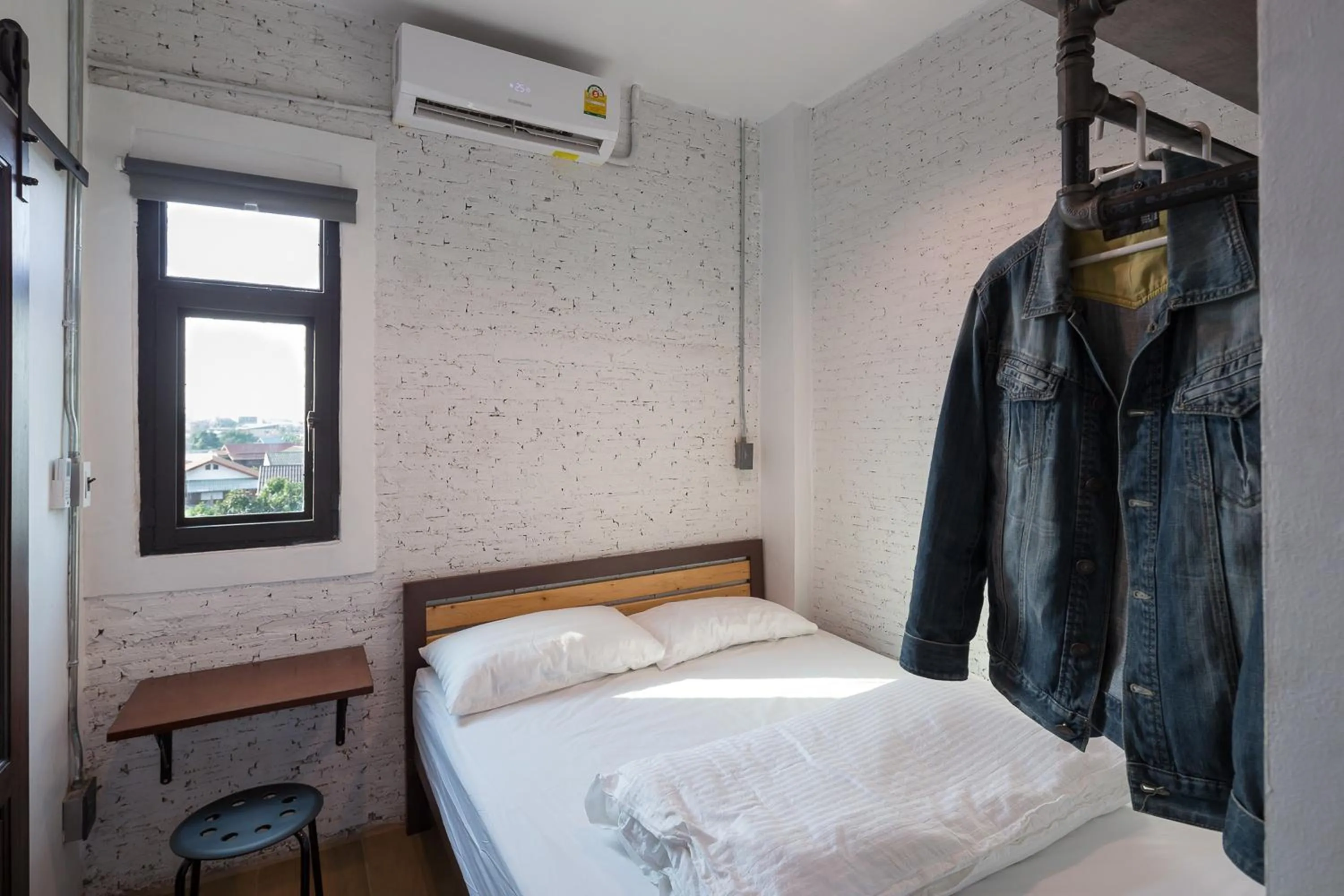 Double Room with Private Bathroom in Yindee Travellers Lodge