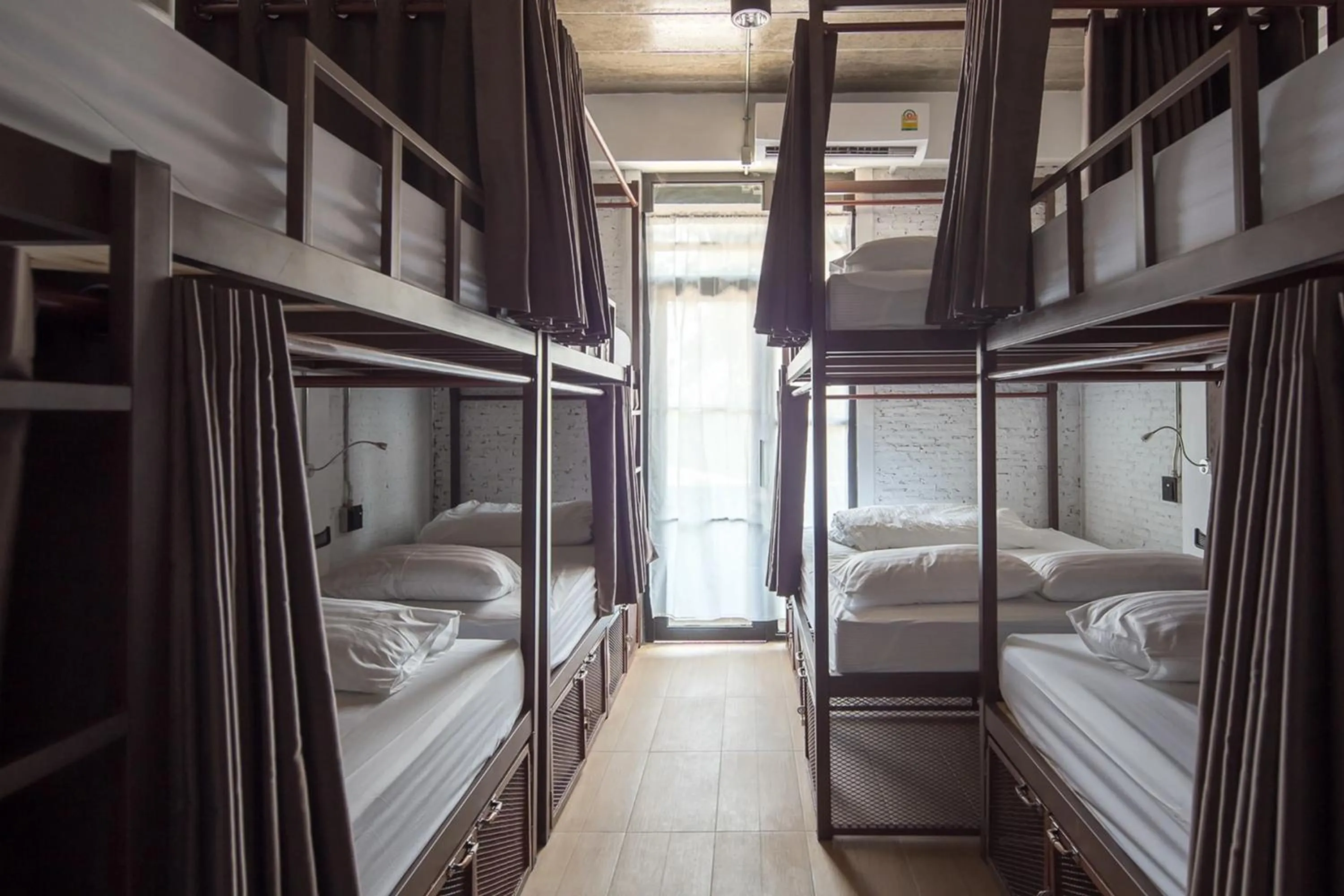 Bunk Bed in Mixed Dormitory Room in Yindee Travellers Lodge