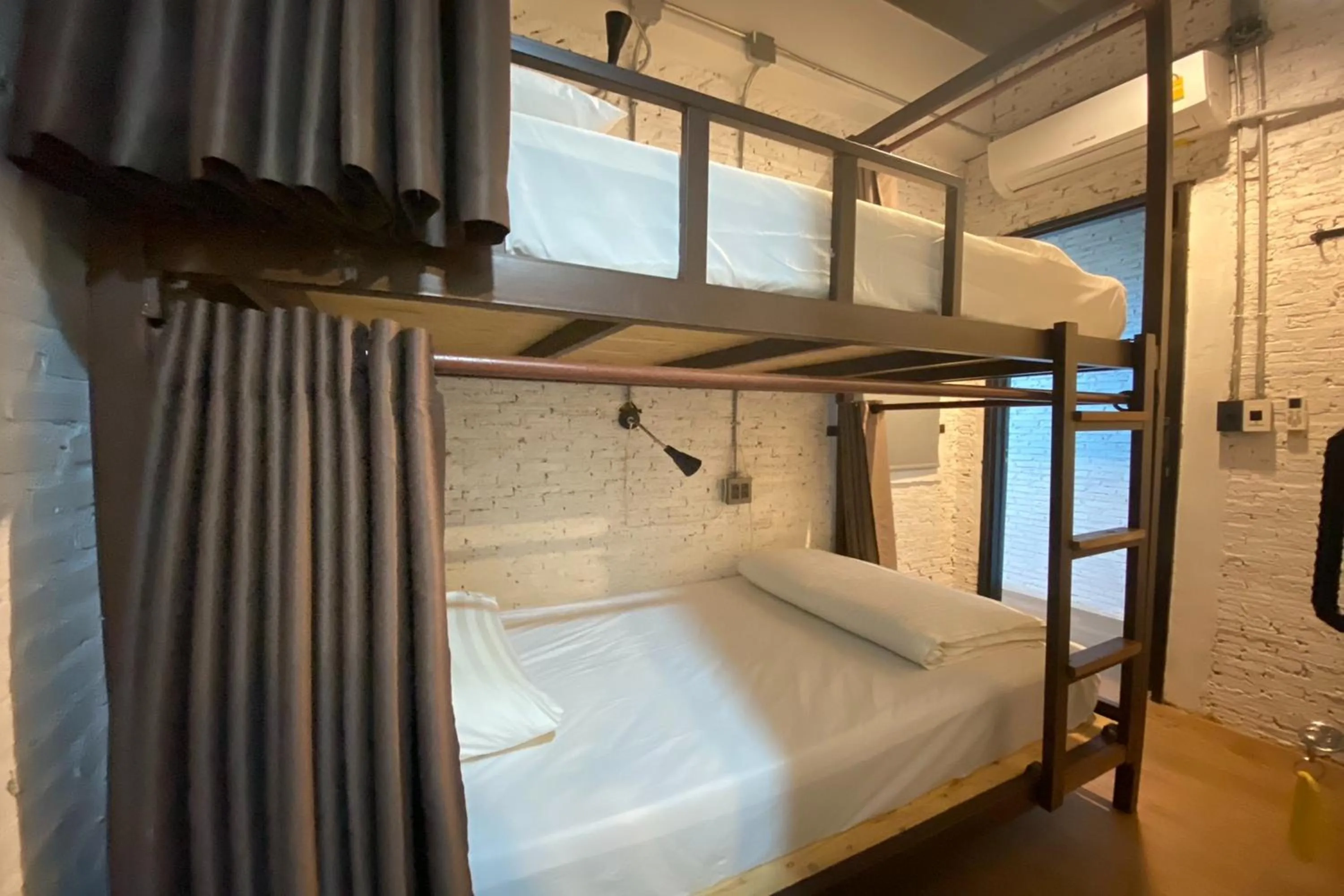 Twin Bunk Bed Room in Yindee Travellers Lodge