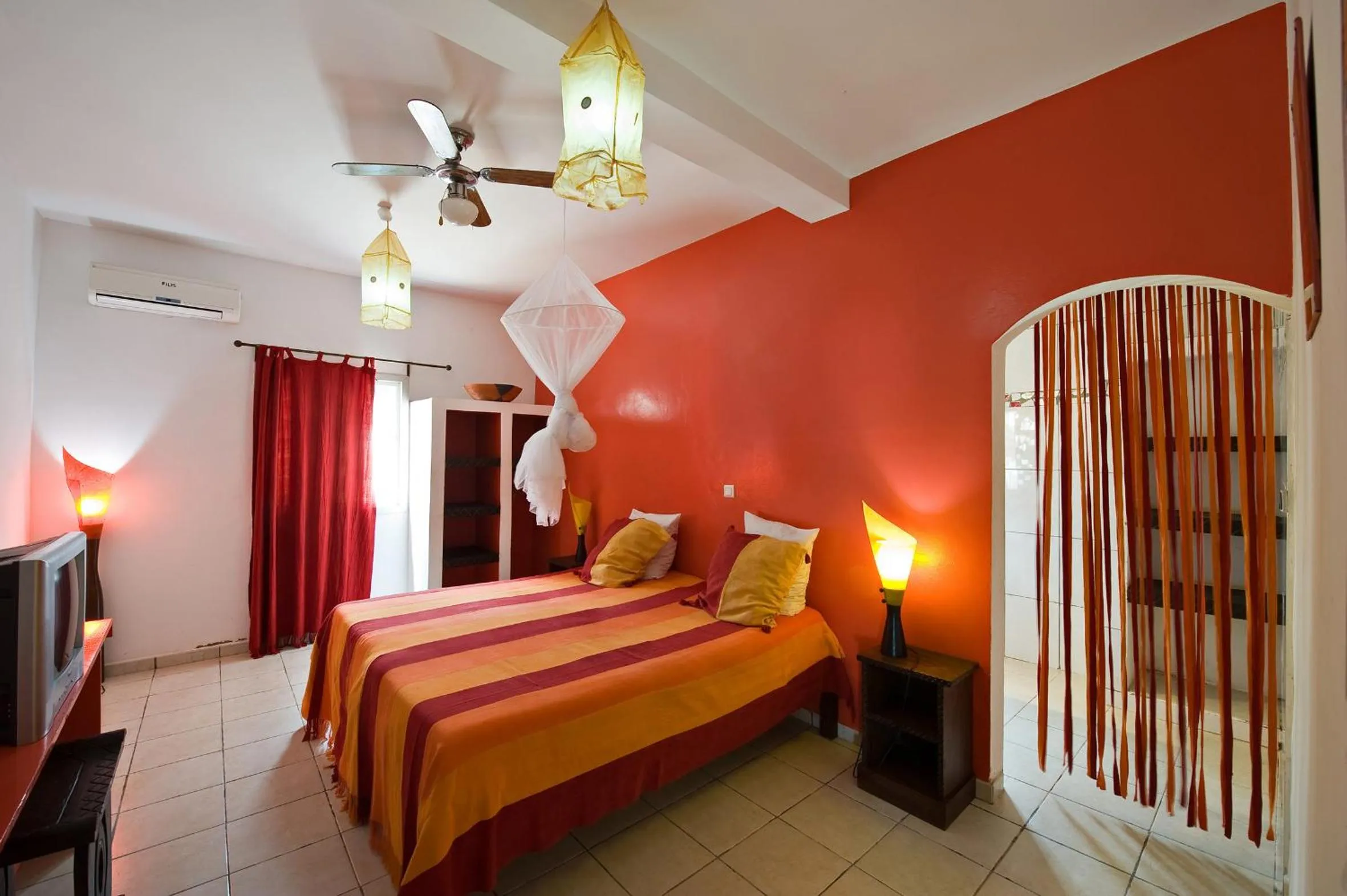 Double or Twin Room with Street View in La Maison Abaka