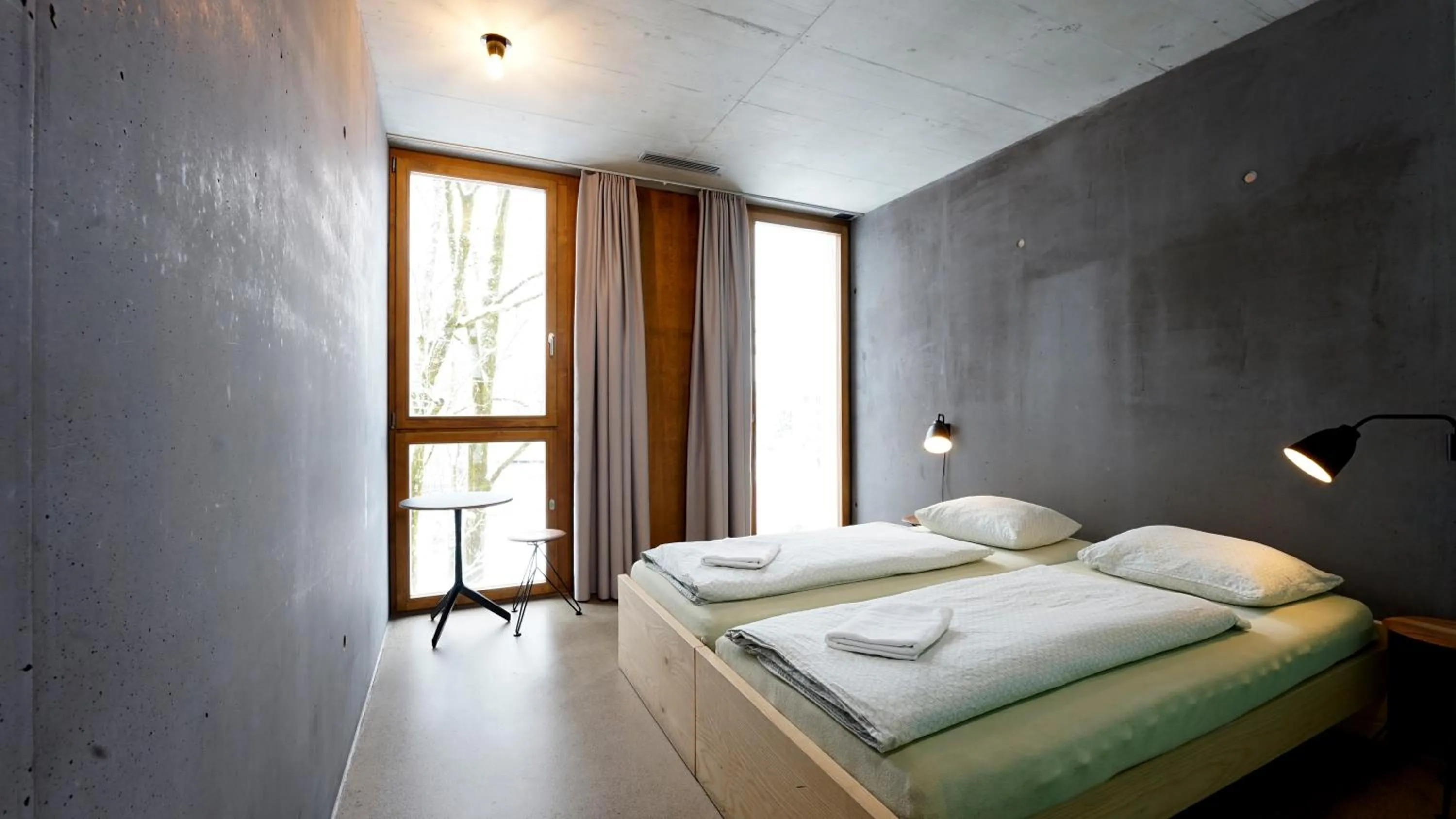 Single Room with Bathroom in Bern Youth Hostel