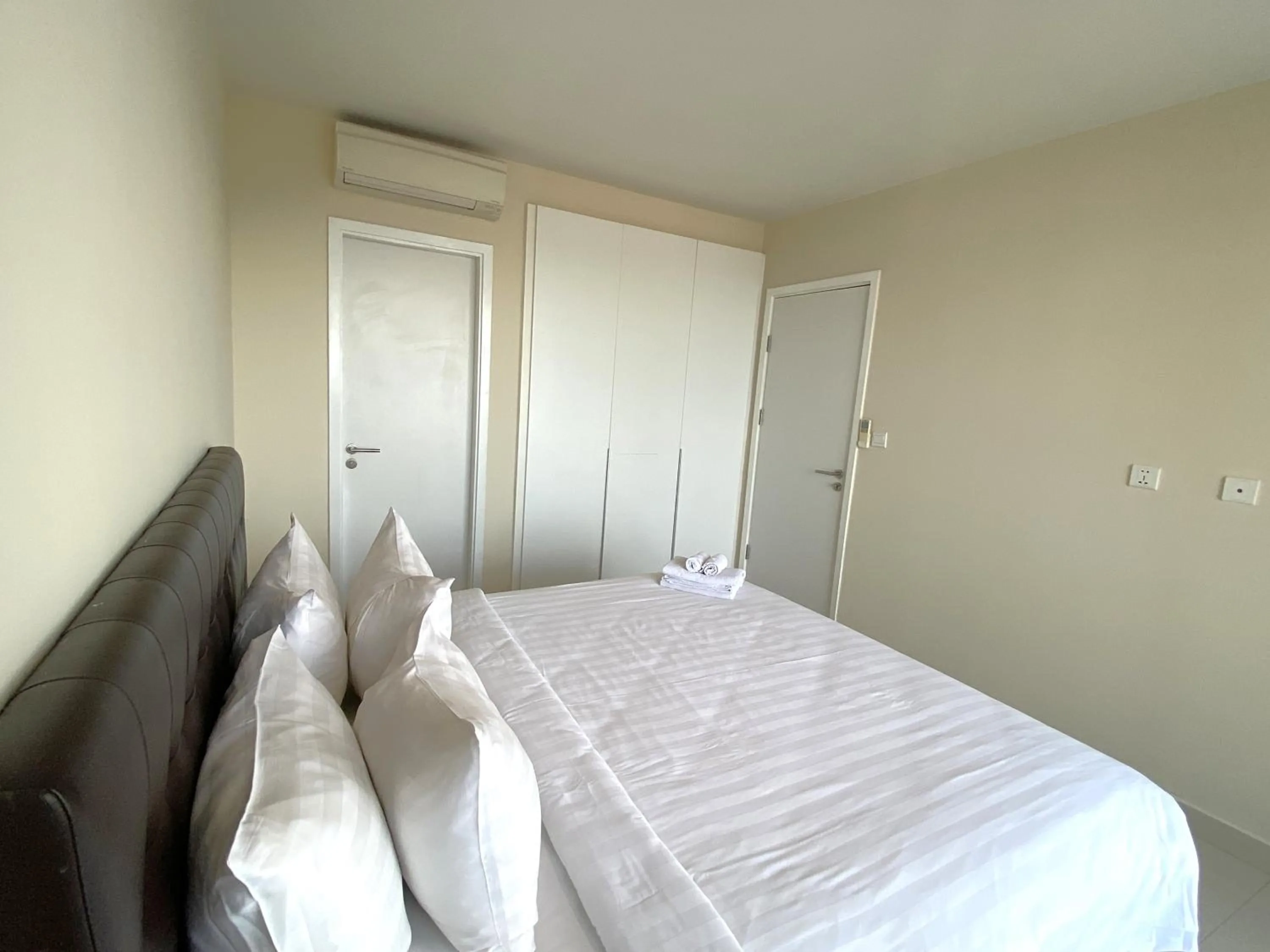 One-Bedroom Apartment River View  in The Bridge Club