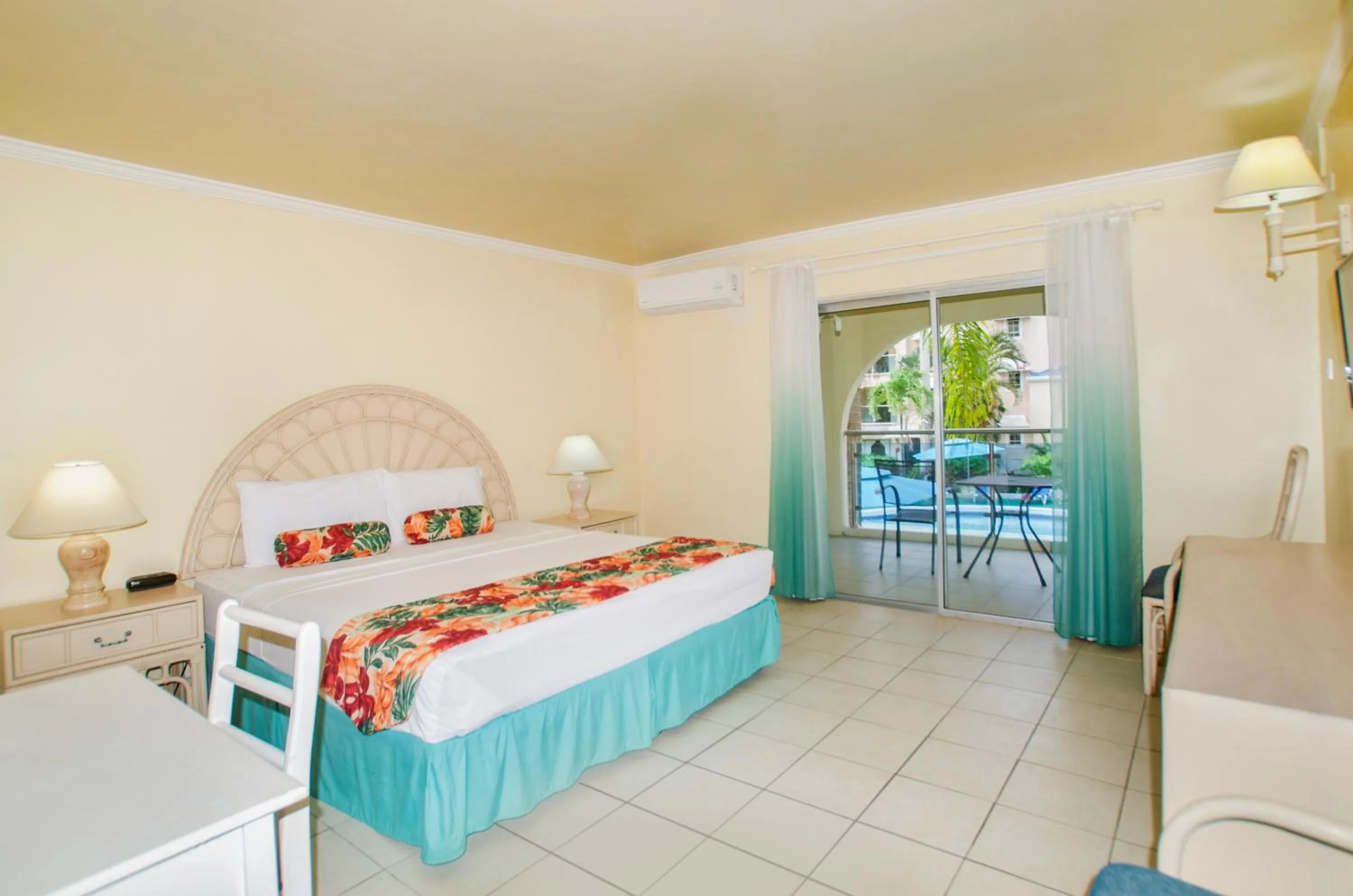 Standard Queen Room - single occupancy in Sunbay Hotel