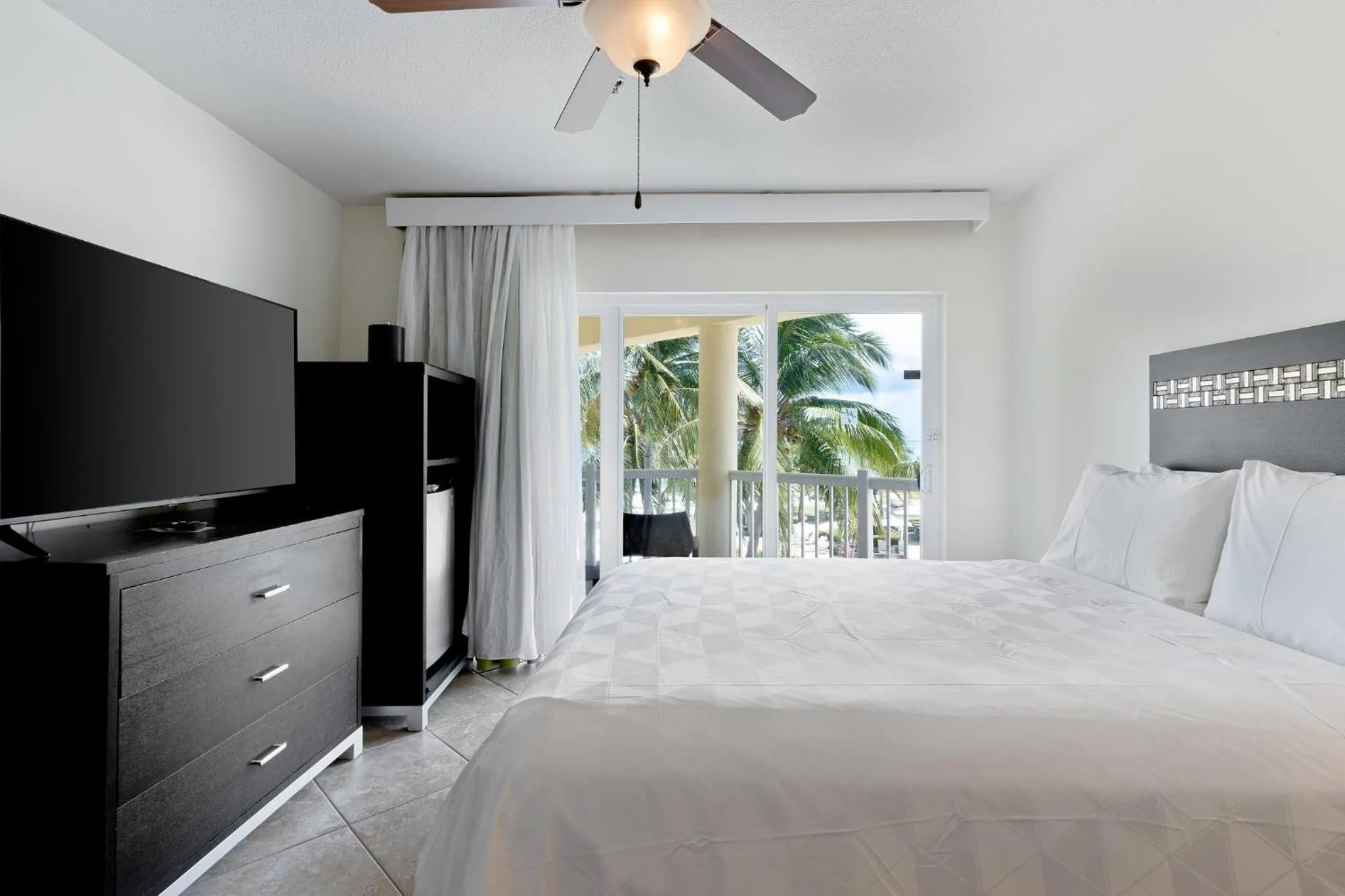 Standard Room in Holiday Inn Resort Grand Cayman by IHG