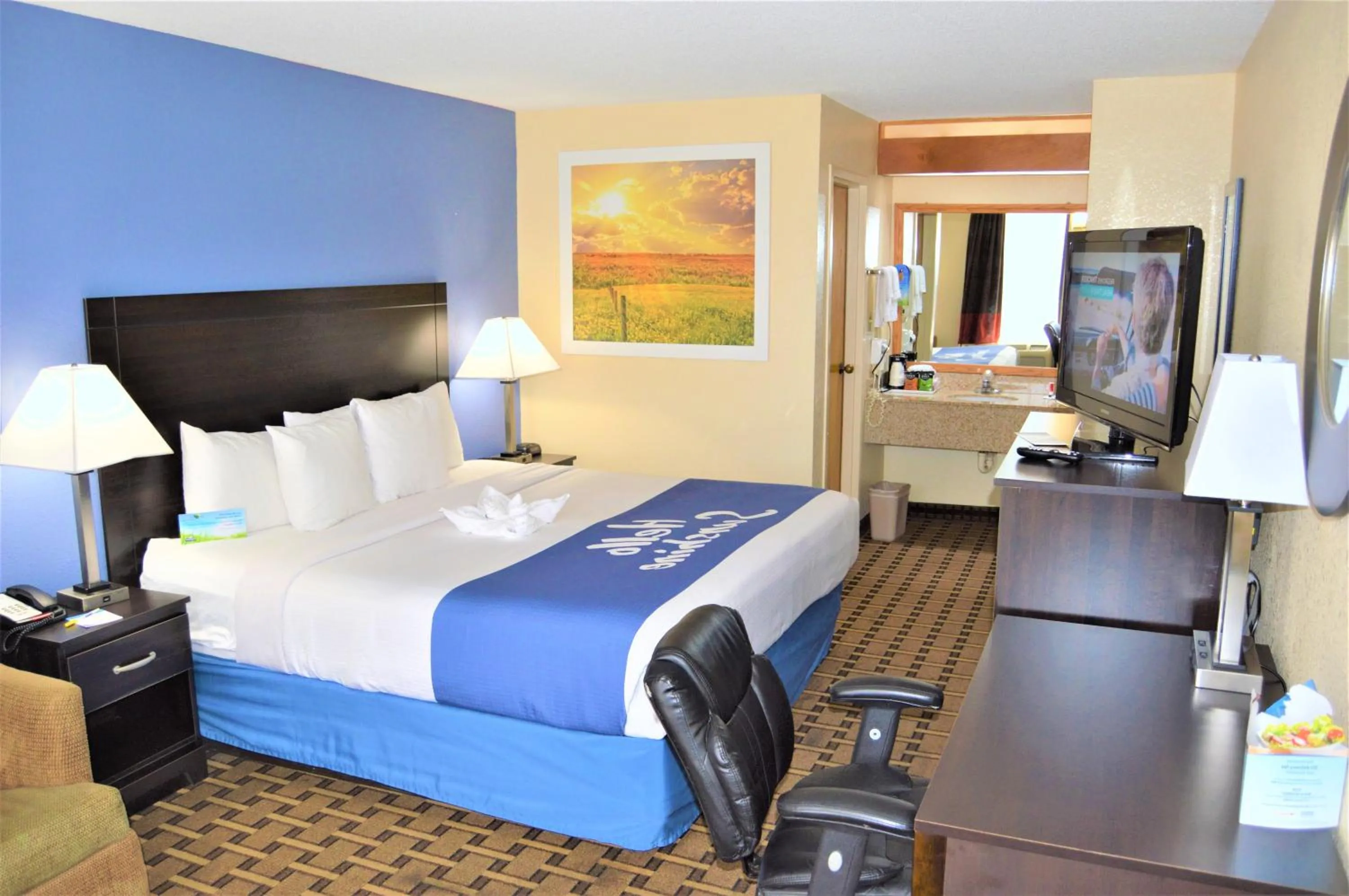 King Room - Disability Access/Smoking in Days Inn by Wyndham Easley West Of Greenville/Clemson Area