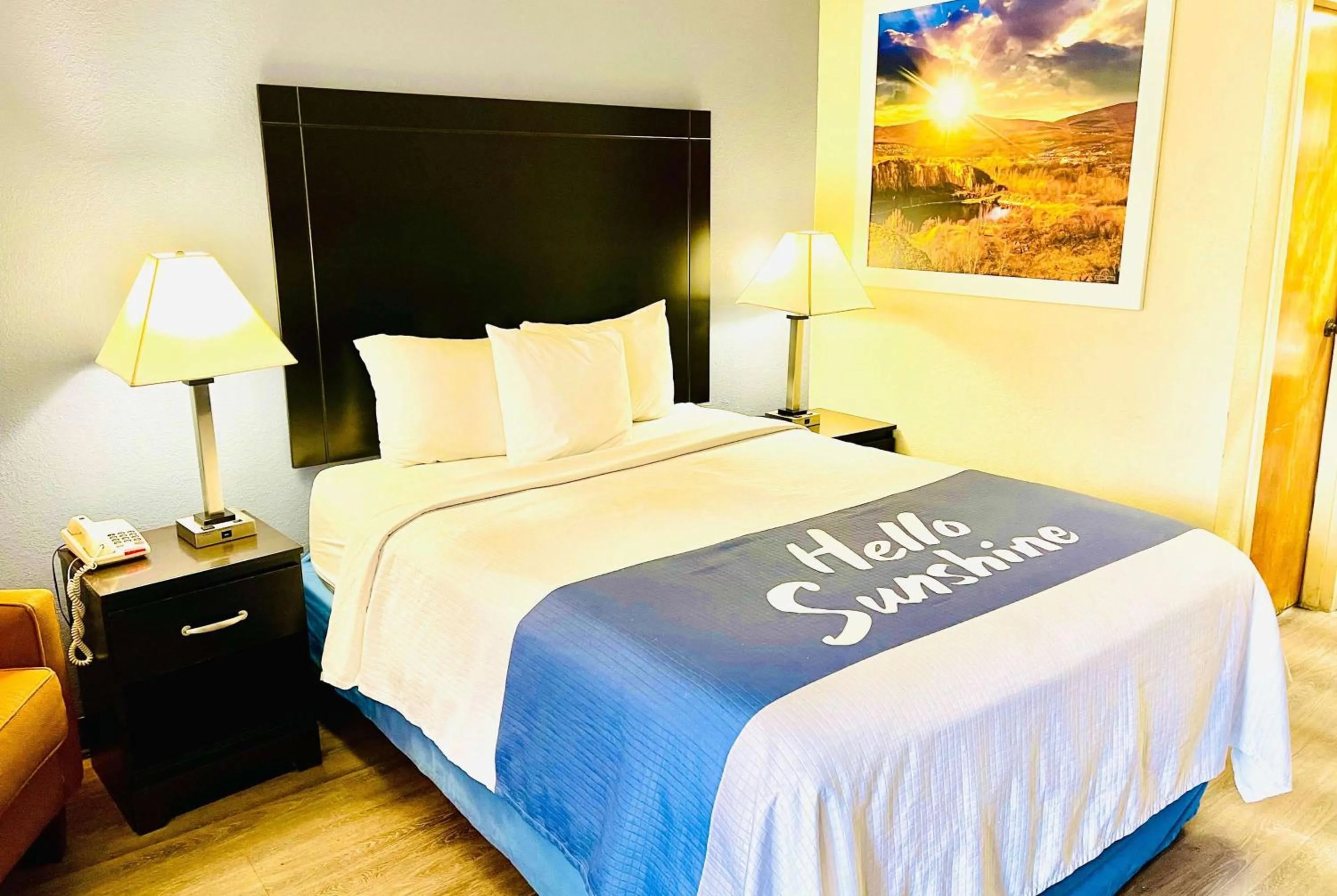 Queen Room - Non-Smoking in Days Inn by Wyndham Easley West Of Greenville/Clemson Area