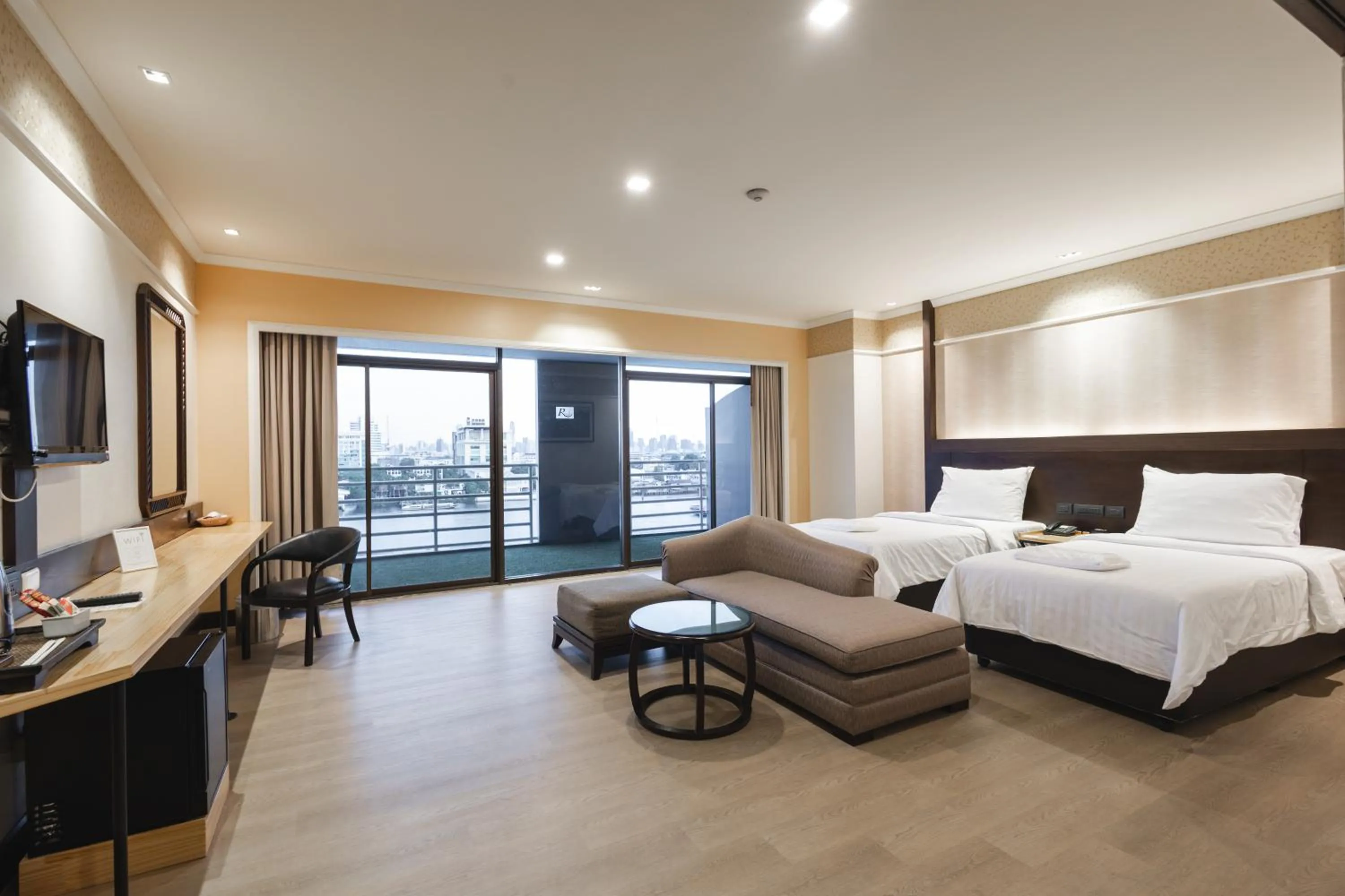 Premier River Front in The Royal River Hotel