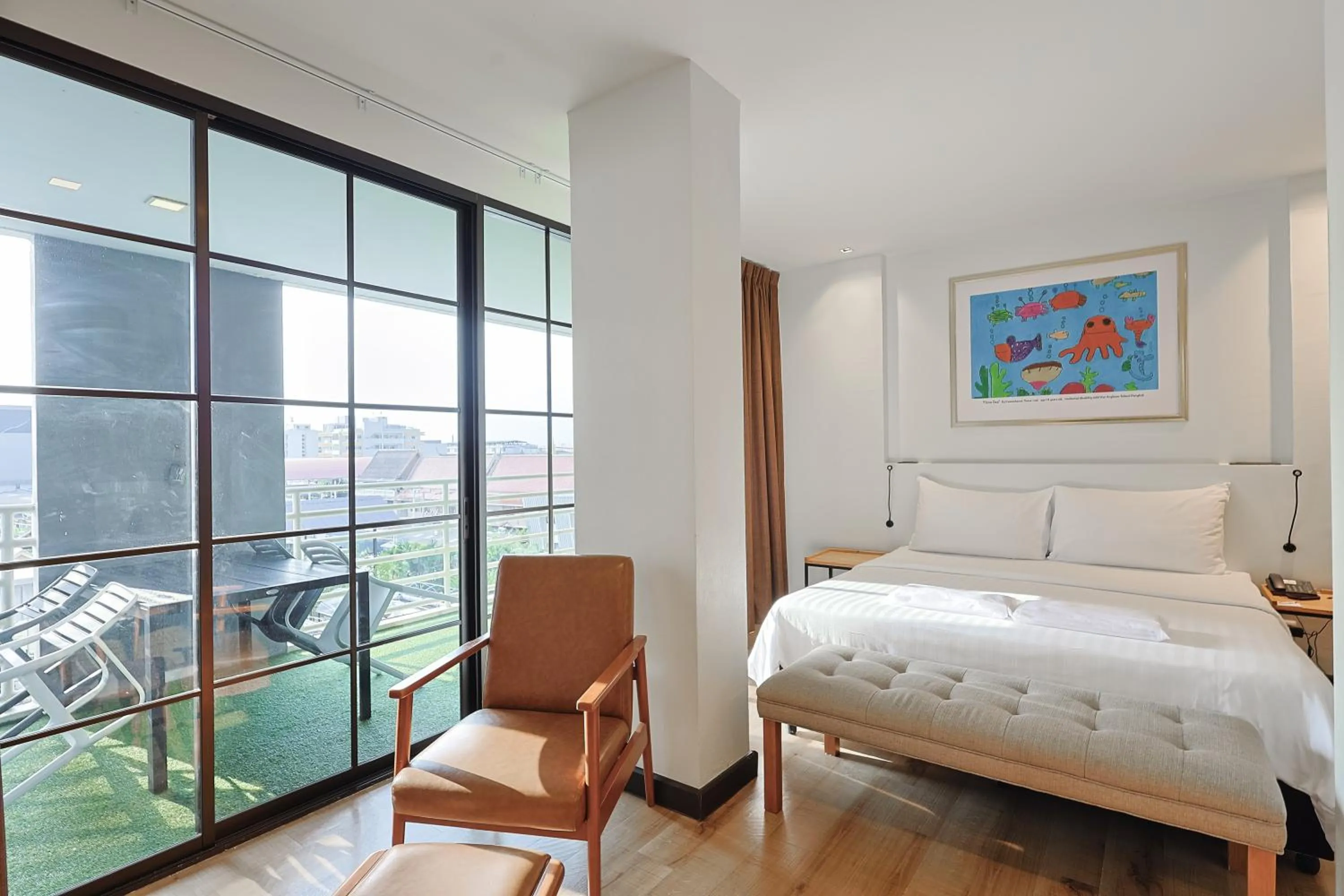 Superior Family Modern Room in The Royal River Hotel