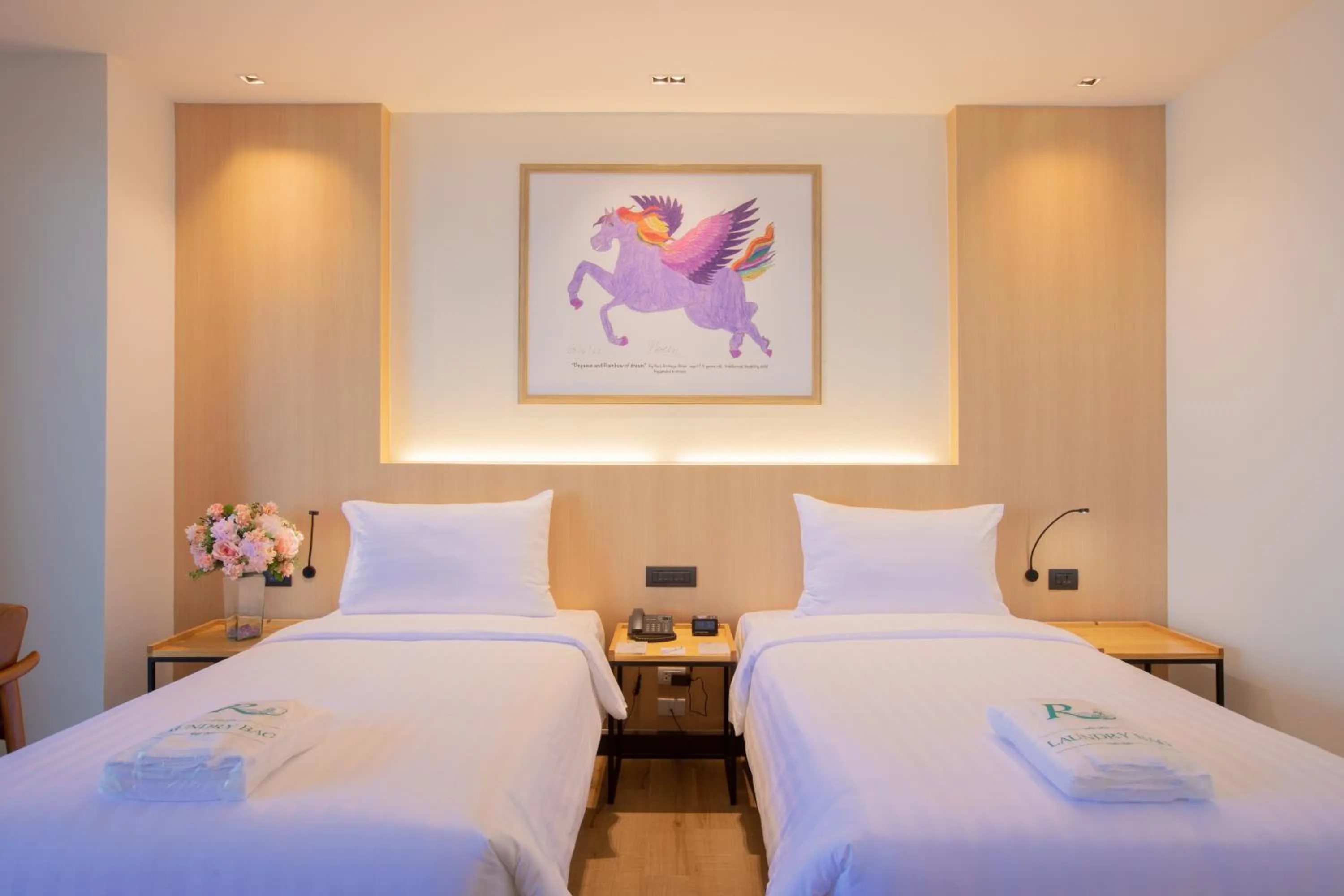 Premier Modern Riverfront in The Royal River Hotel