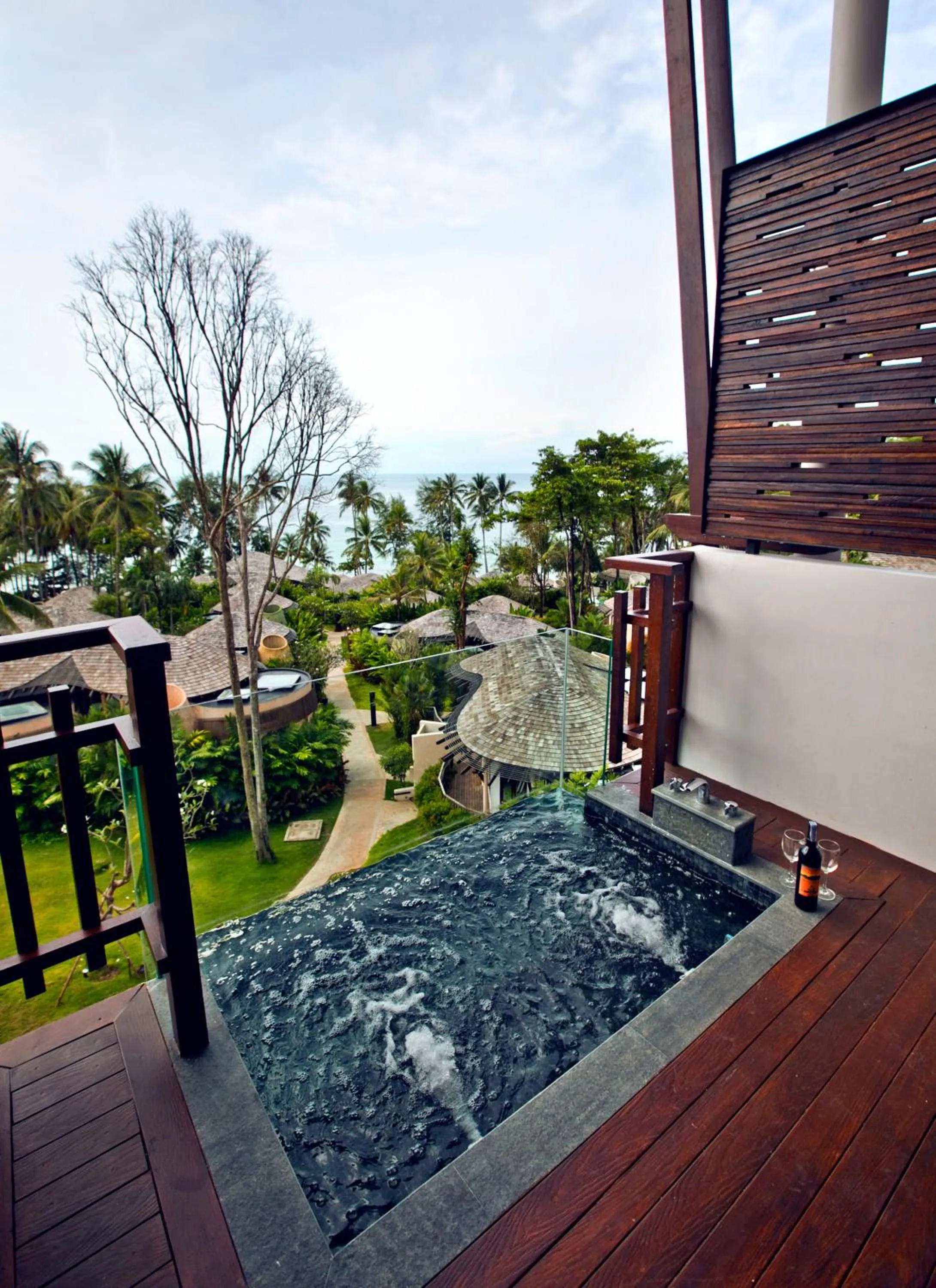 Grand Deluxe Jacuzzi Ocean View in Cham's House