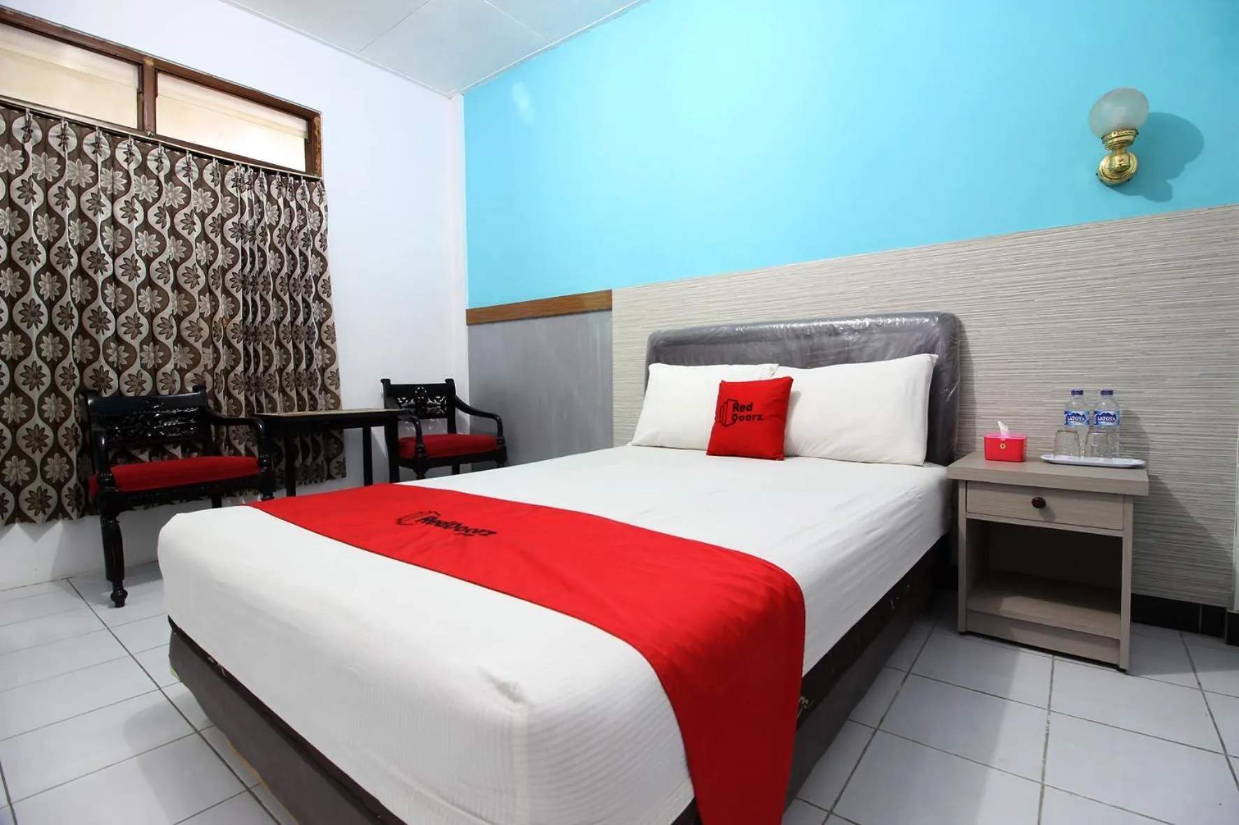 Double Room in RedDoorz Plus Syariah near Lempuyangan Station 3