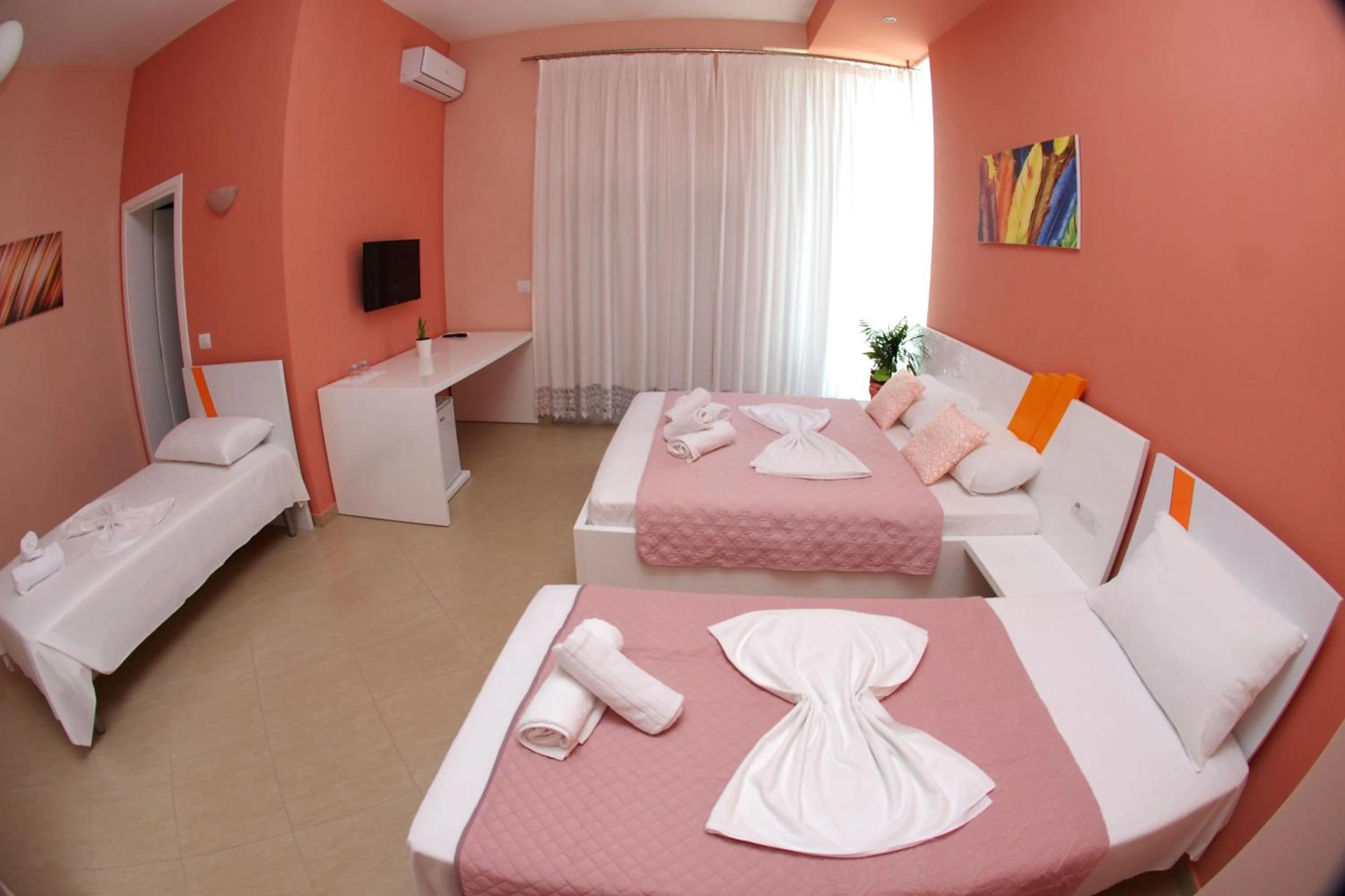 Quadruple Room with Balcony in Villa Green Garden