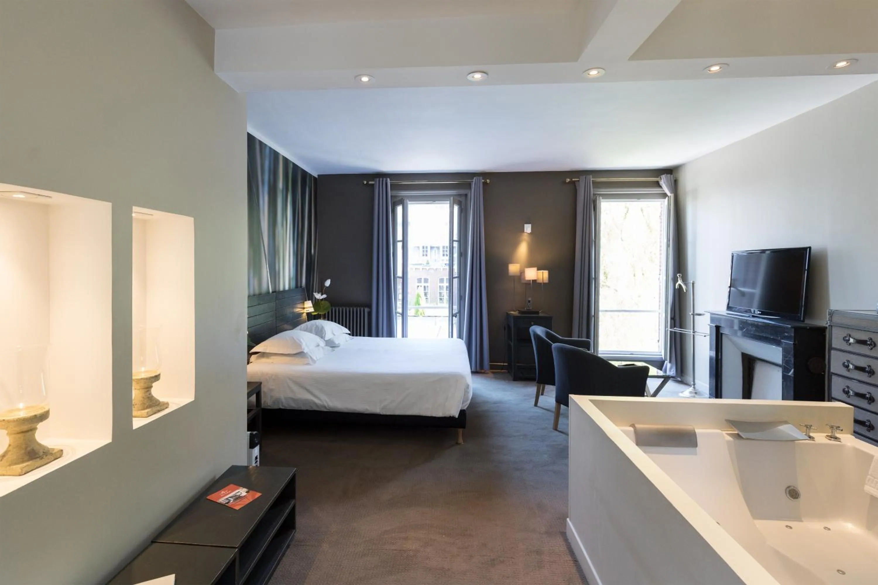 Deluxe Room with 2-person-spa-bath in Domaine de Joinville & Spa