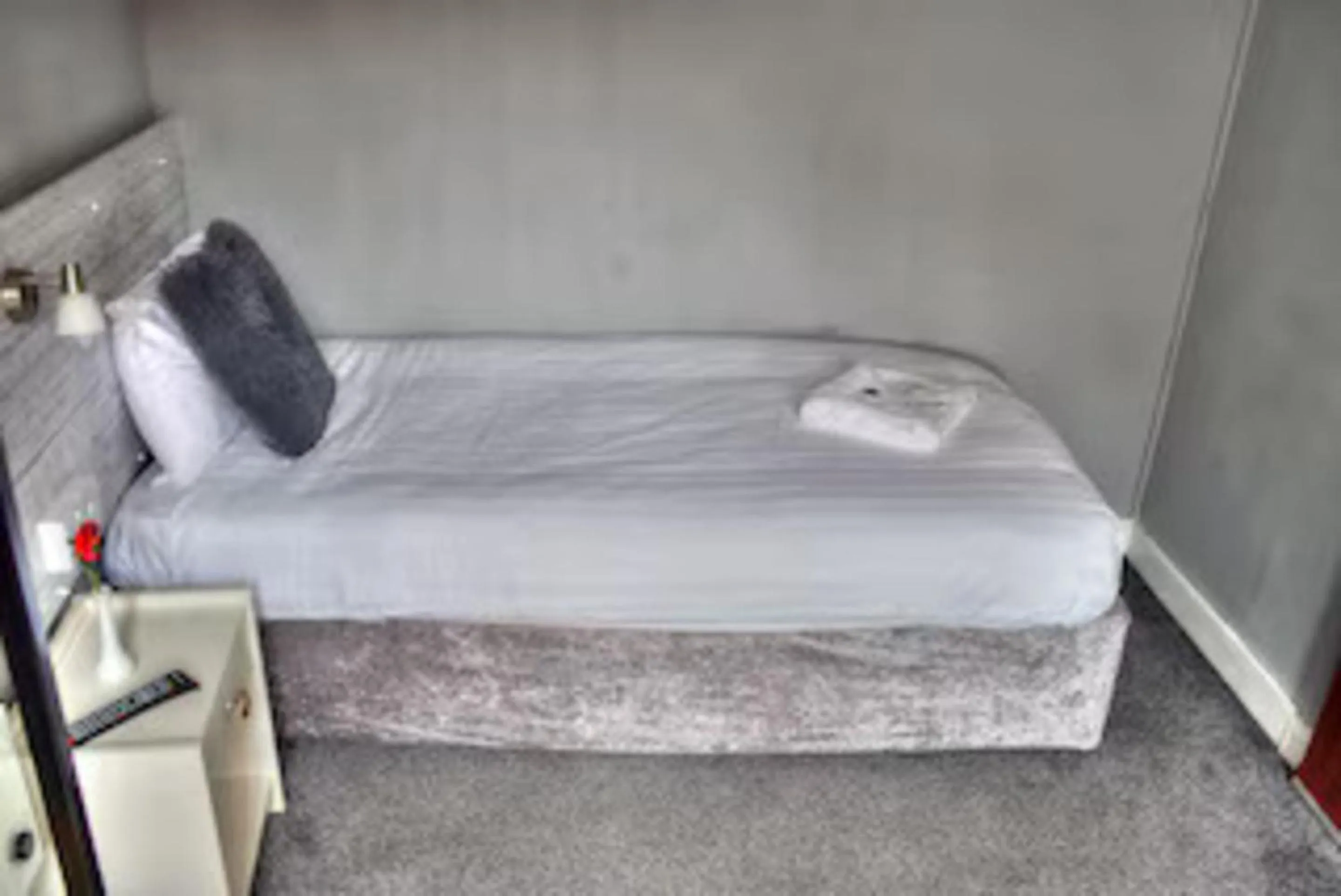 Standard Single Room with Shared Bathroom in Villa Rose