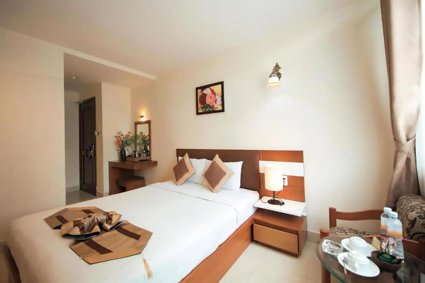 Deluxe Double Room in Valentine Luxury hotel - 31 Bui Vien Street