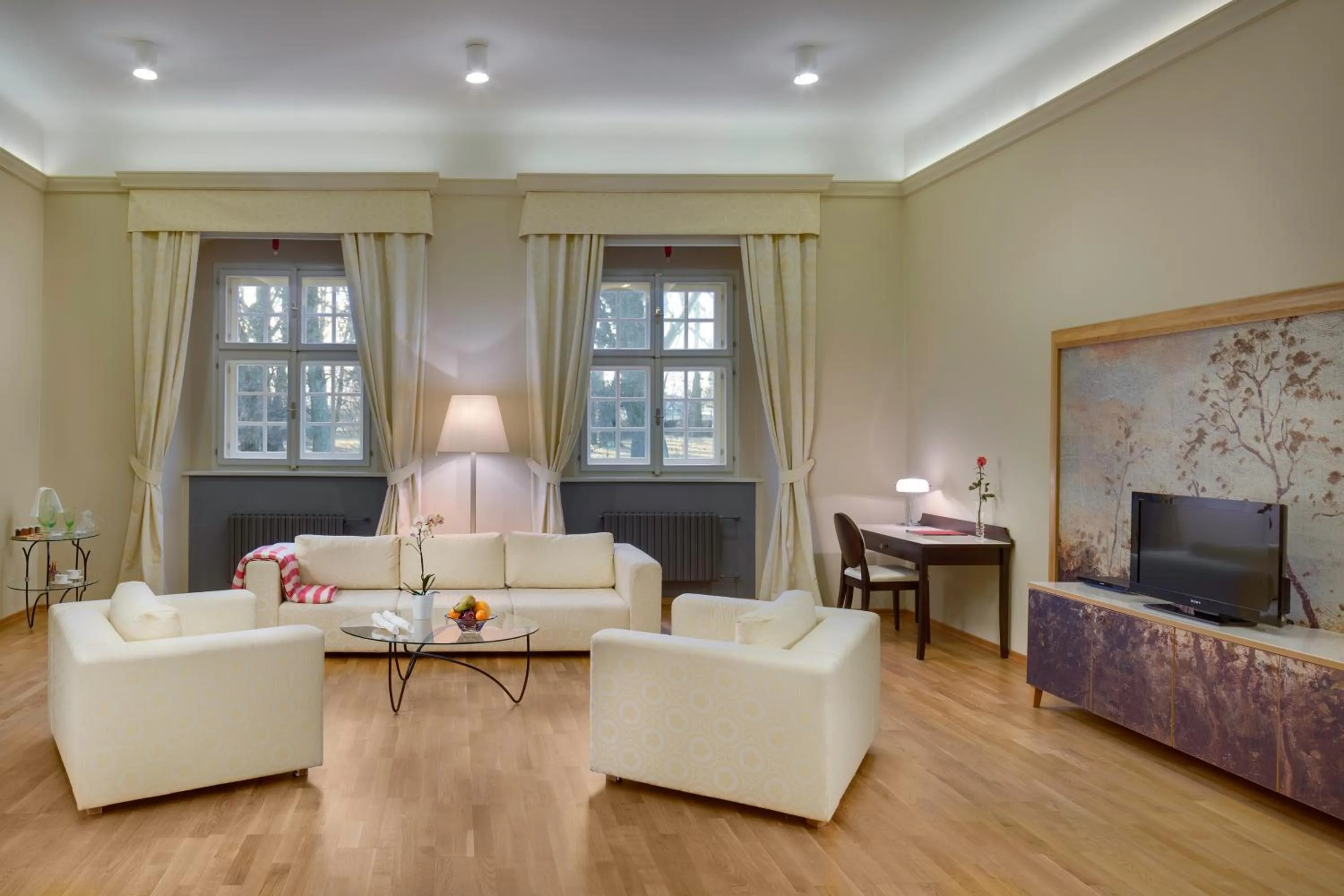 Grand Luxury Suite - single occupancy in Chateau Herálec Boutique Hotel & Spa by L'Occitane