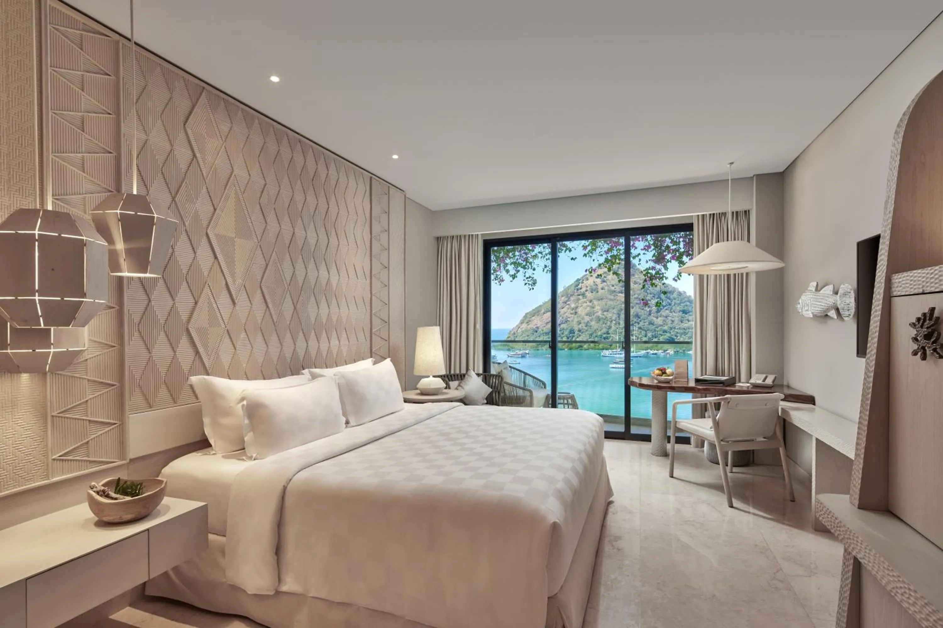 Deluxe Ocean View Room in AYANA Komodo Waecicu Beach