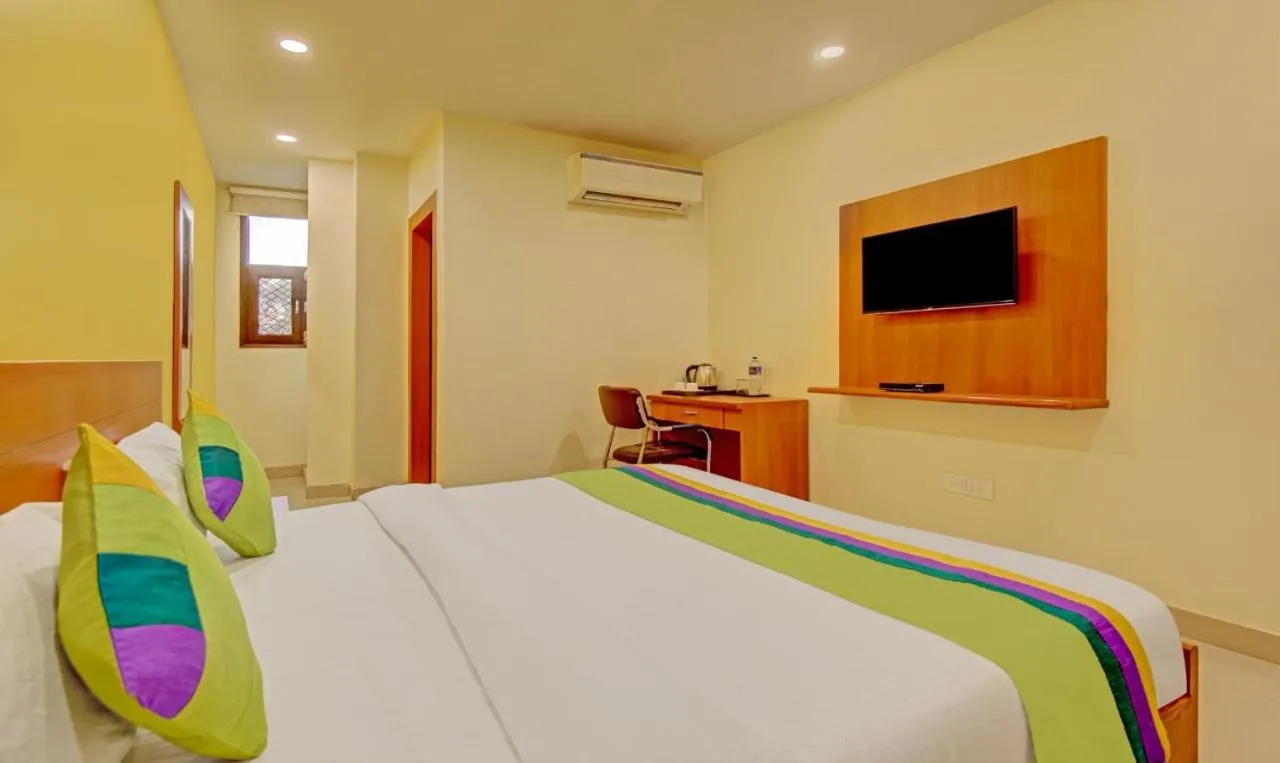 King Room with Balcony in Hotel TMS Residency