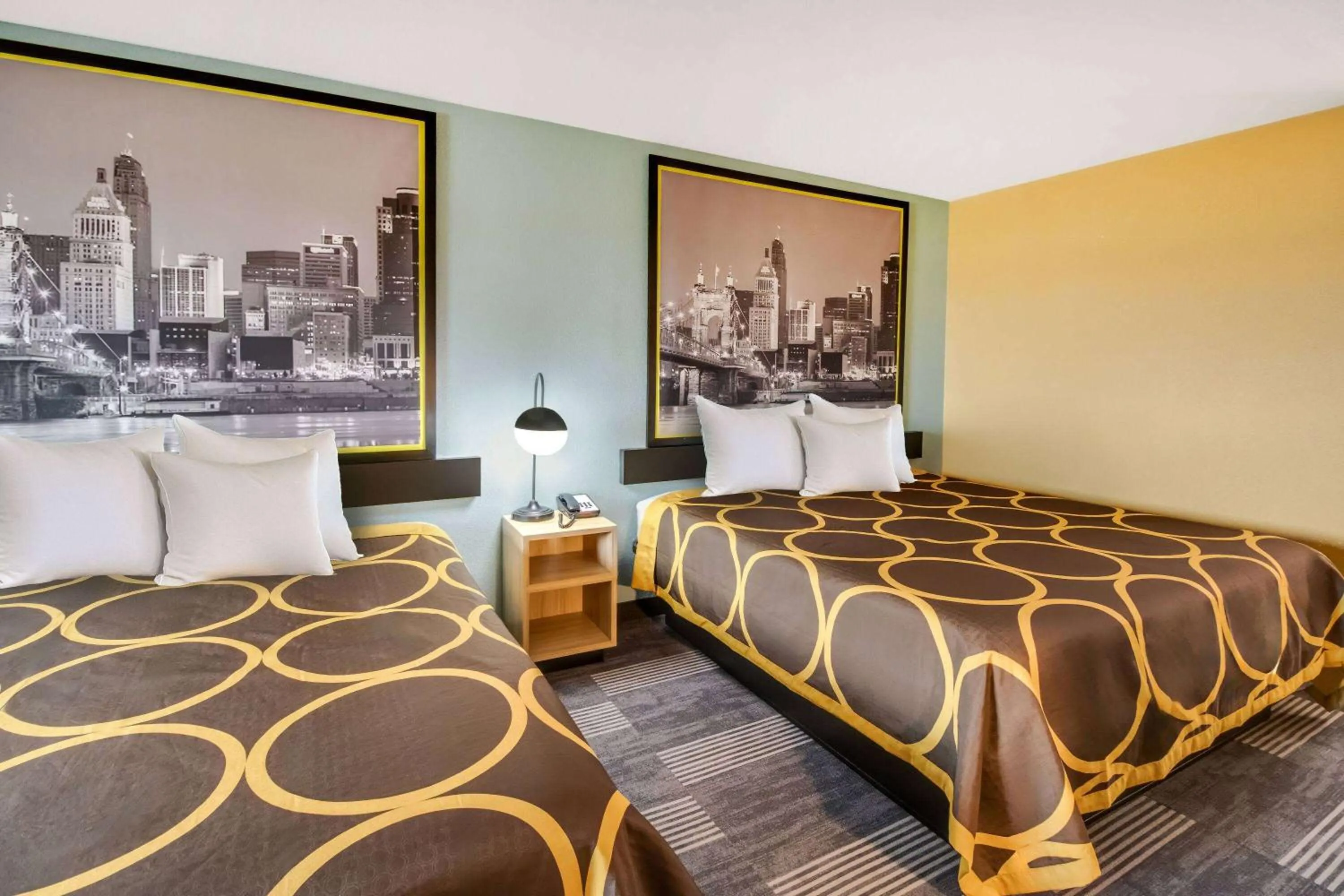 Deluxe King Room - Non-Smoking in Super 8 by Wyndham Vandalia/Dayton International Airport