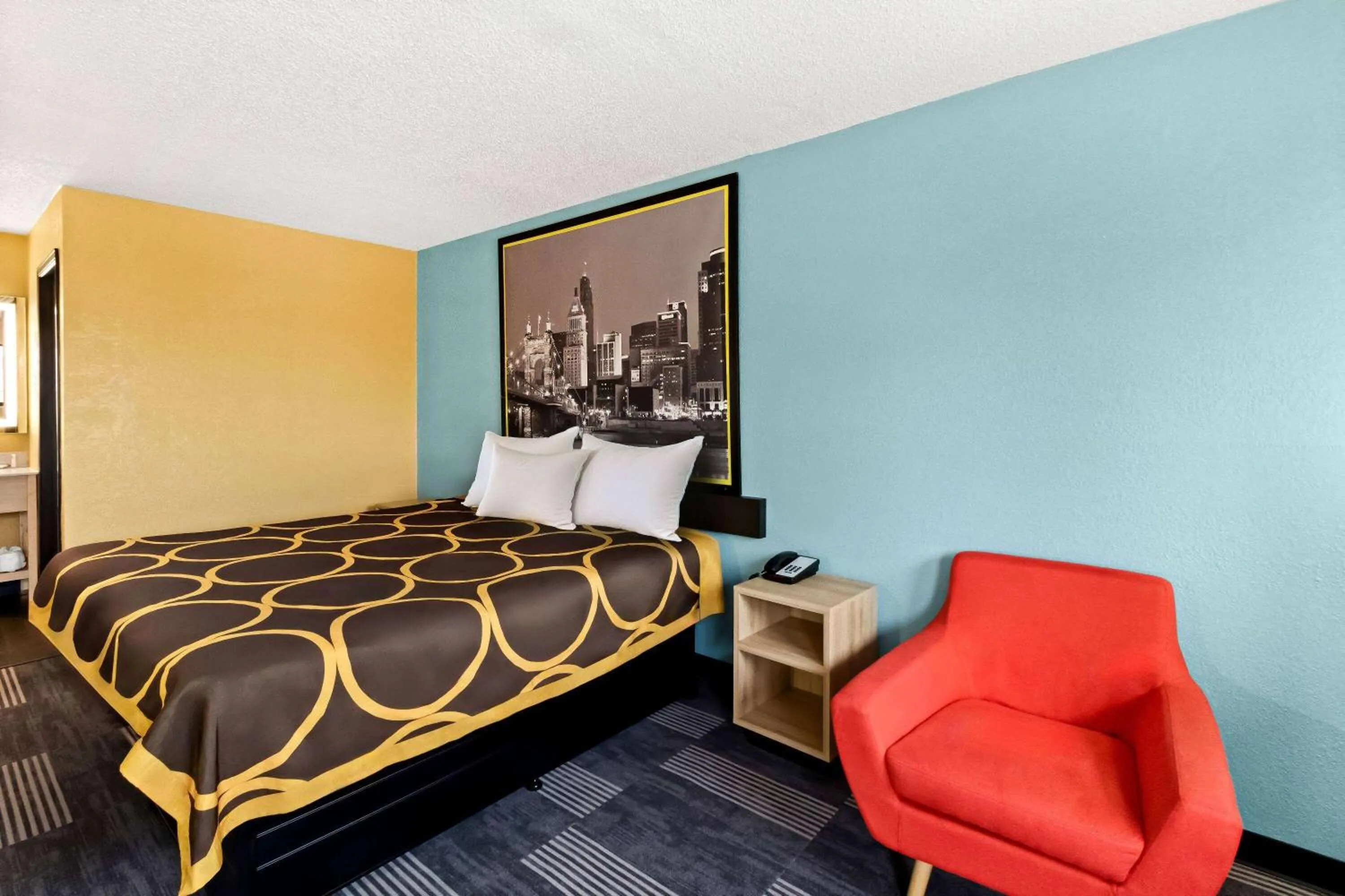 King Room - Non-Smoking in Super 8 by Wyndham Vandalia/Dayton International Airport