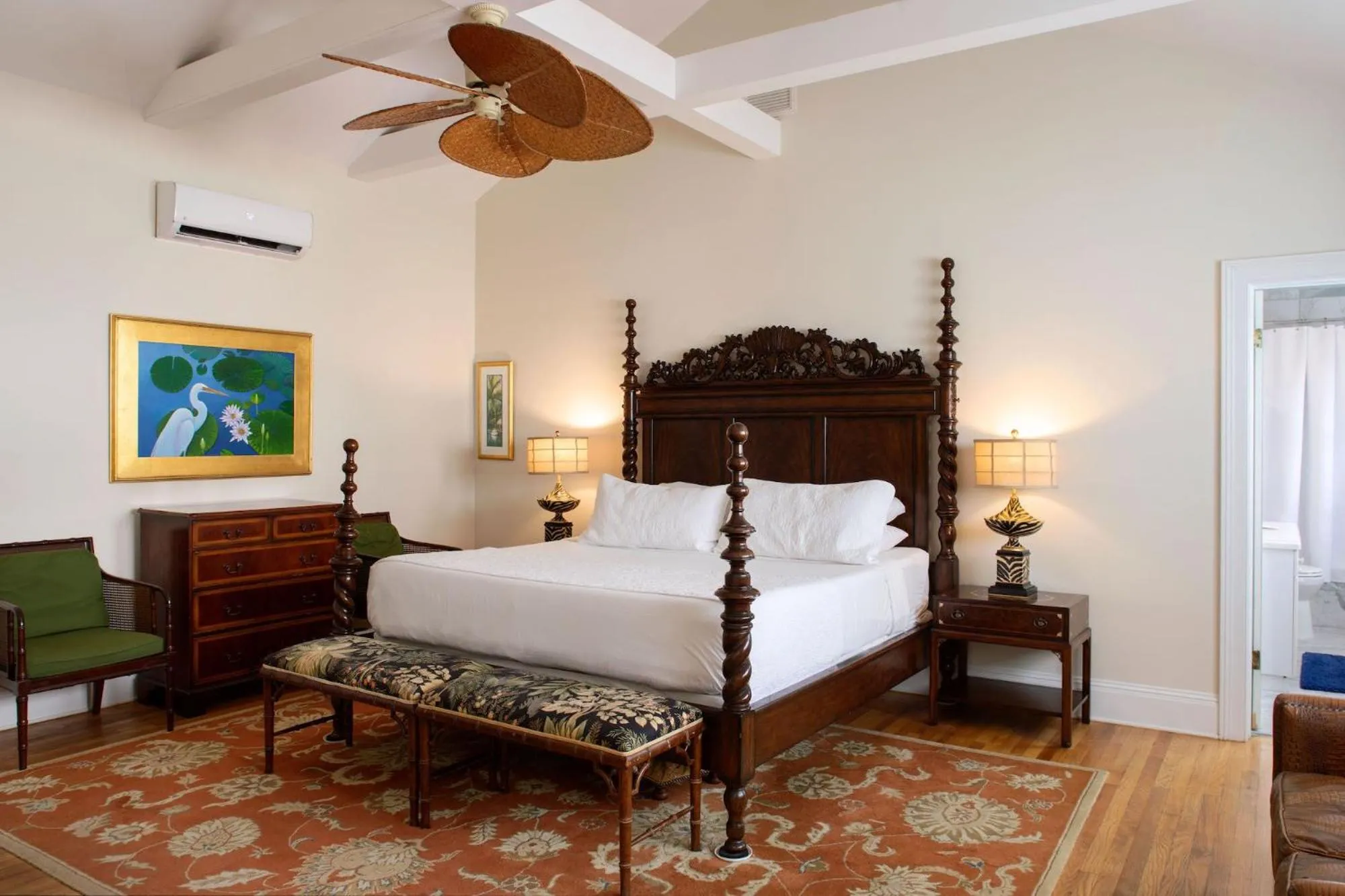 Deluxe King Room in The Gardens Hotel