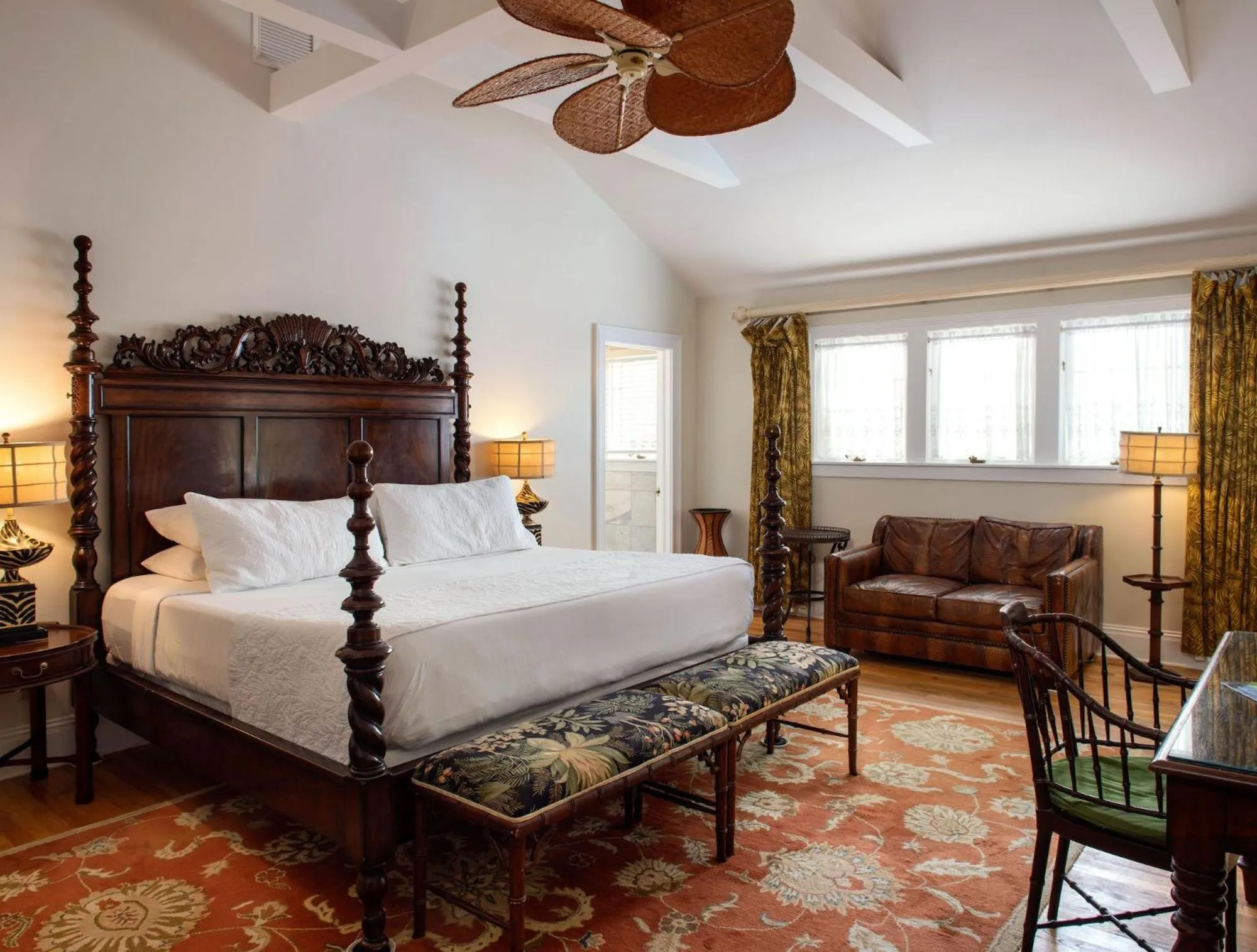 Deluxe King Room in The Gardens Hotel