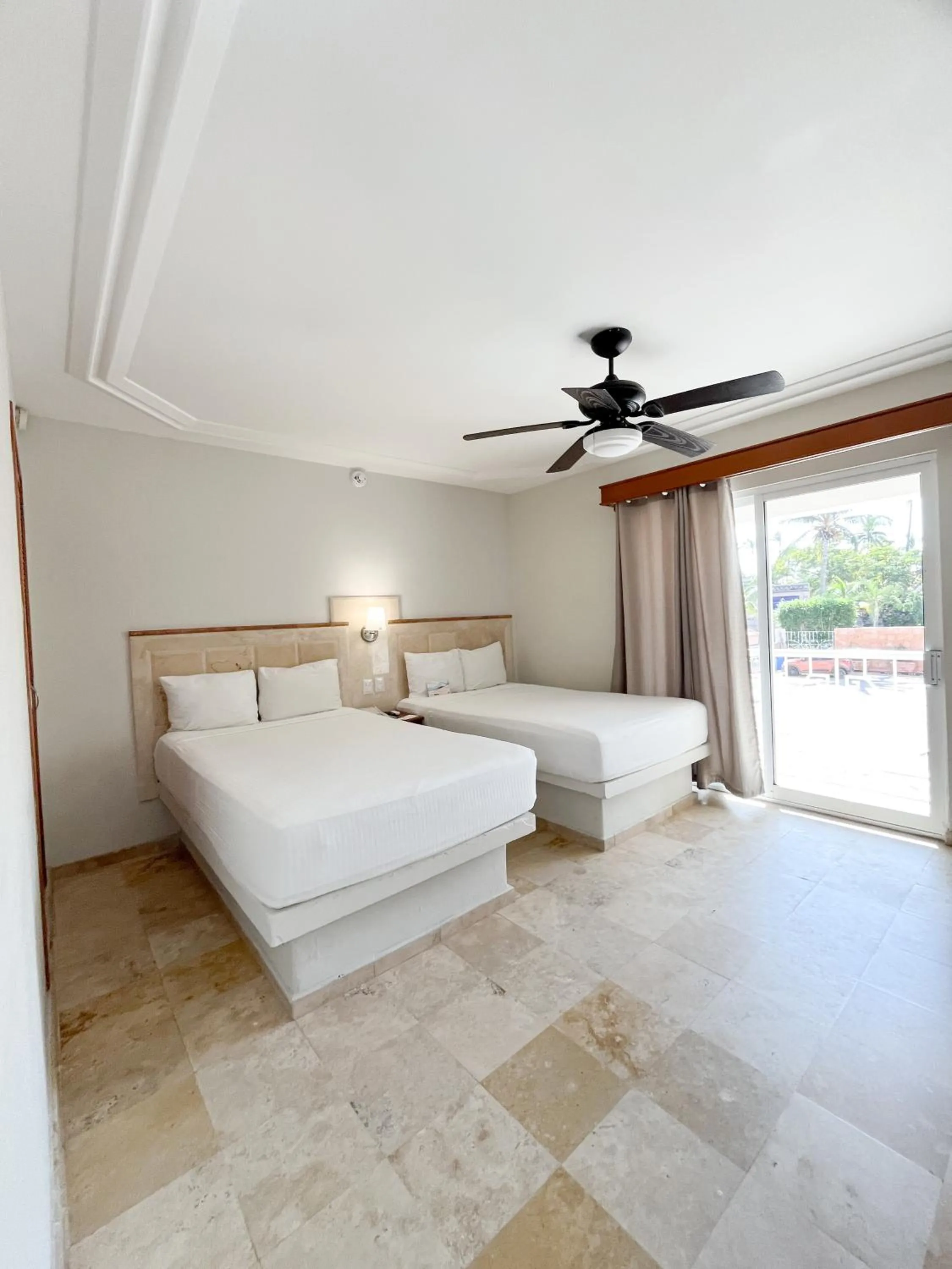 Two Double Beds - With Balcony in Quality Inn Mazatlan