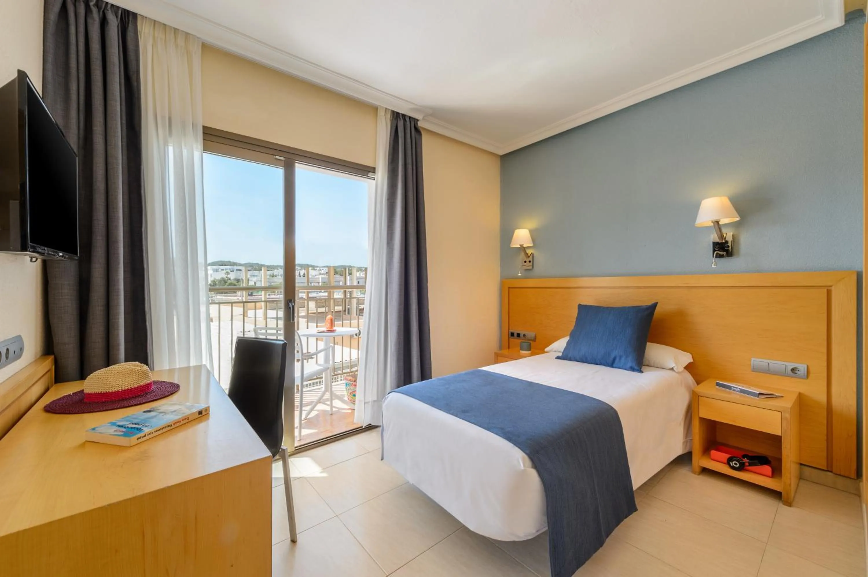 Single Room - single occupancy in Hotel Vibra s'Estanyol