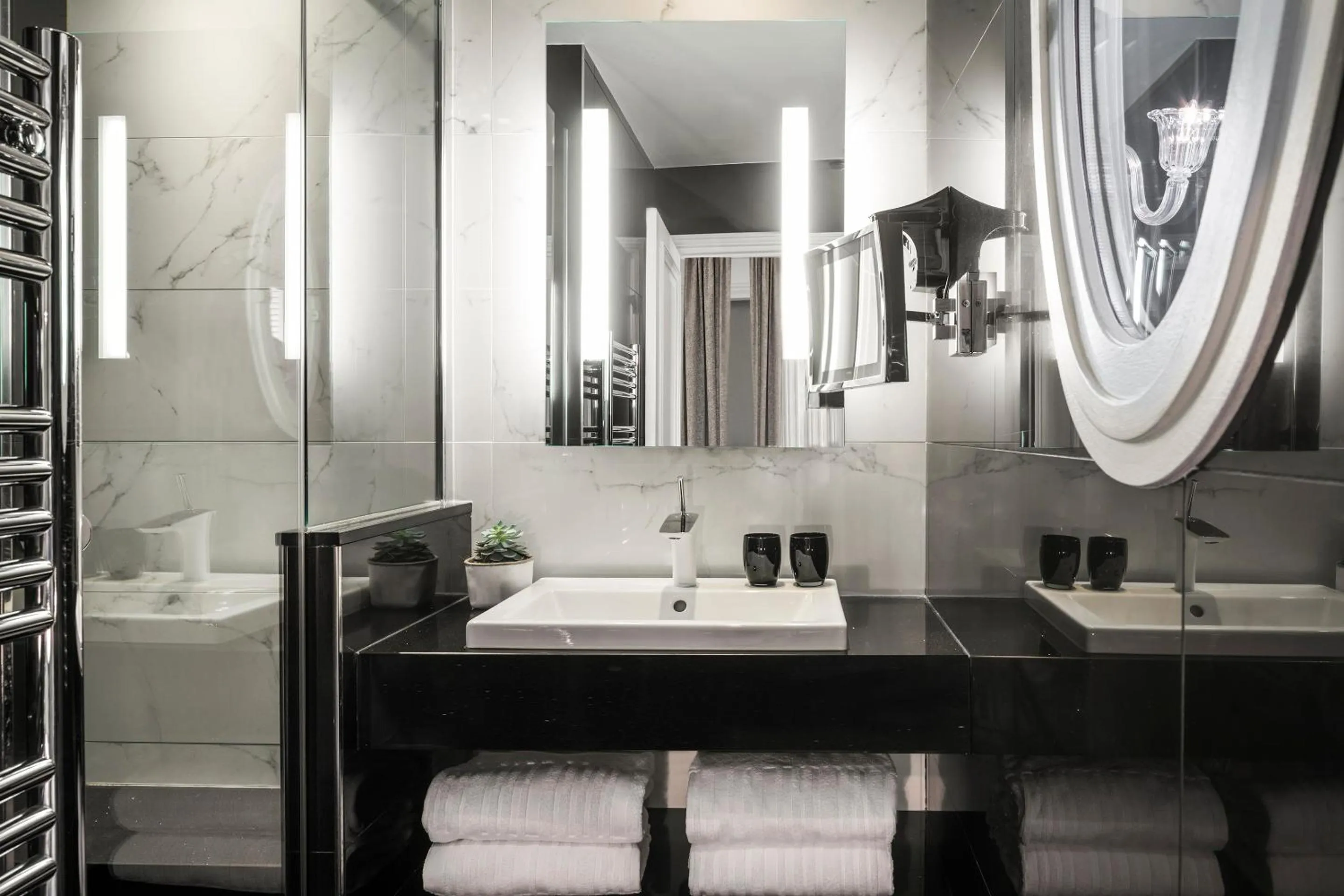 Prestige Suite in Maison Albar- Le Champs-Elysées