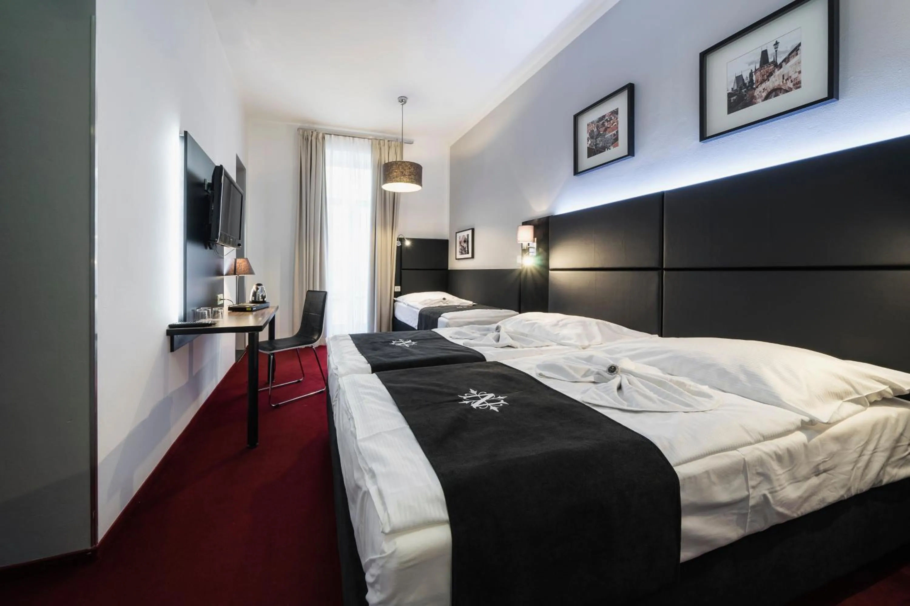 Standard Triple Room in Hotel NOIR