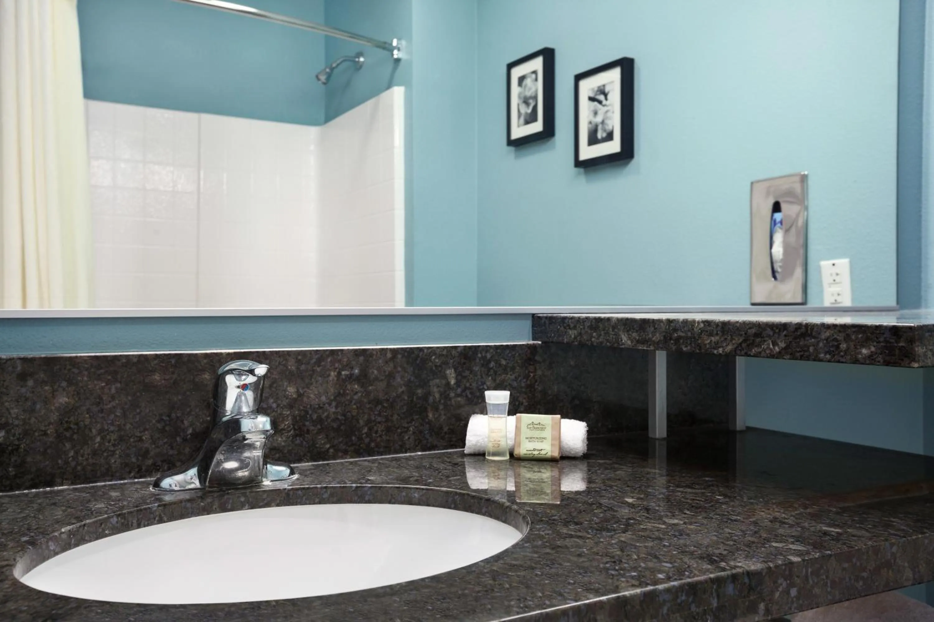 King Studio Suite - Non-Smoking (Ground Floor) in Super 8 by Wyndham Indio