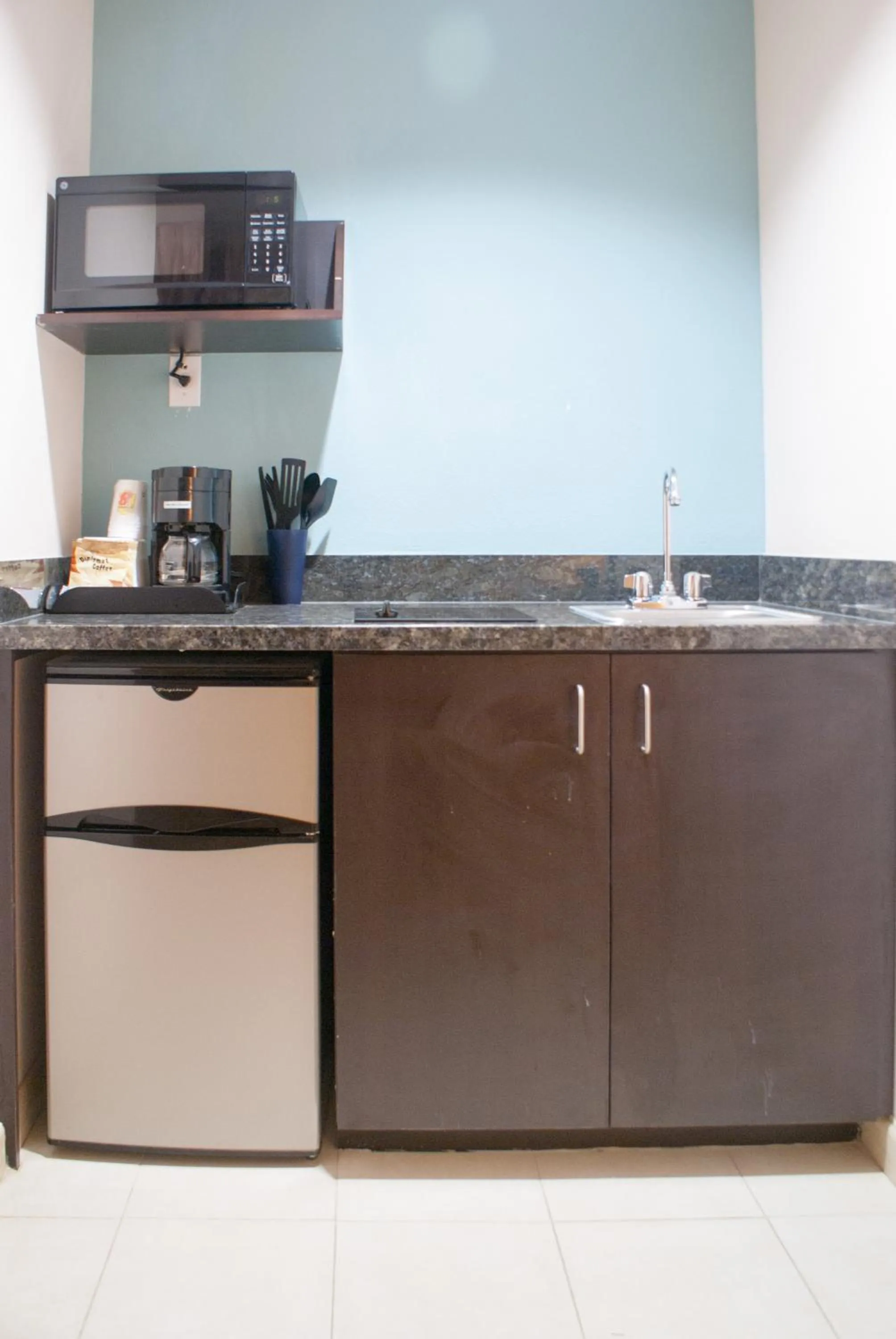 King Studio Suite - Non-Smoking (Upper Floor) in Super 8 by Wyndham Indio