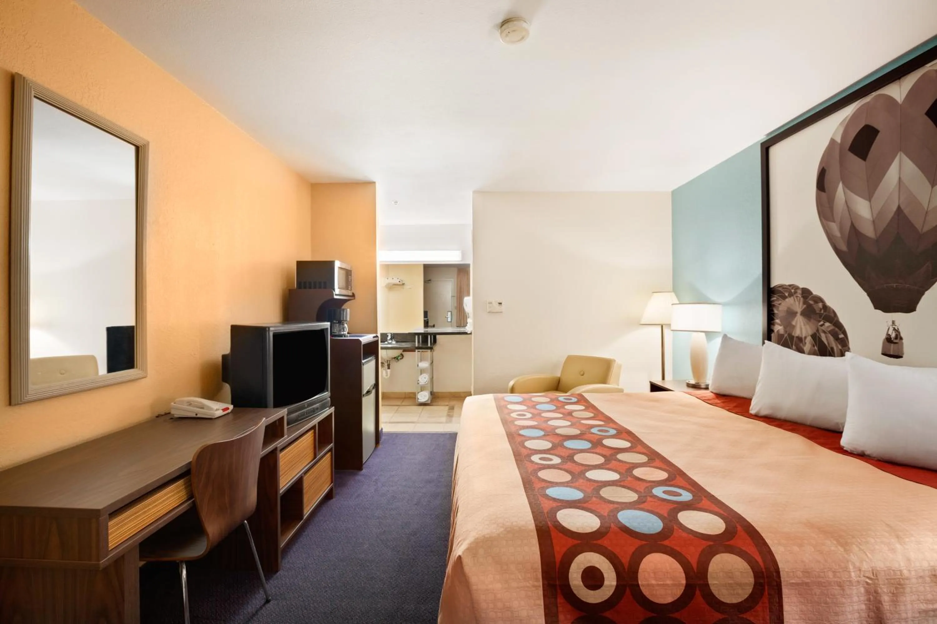 King Room - Non-Smoking (Upper Floor) in Super 8 by Wyndham Indio