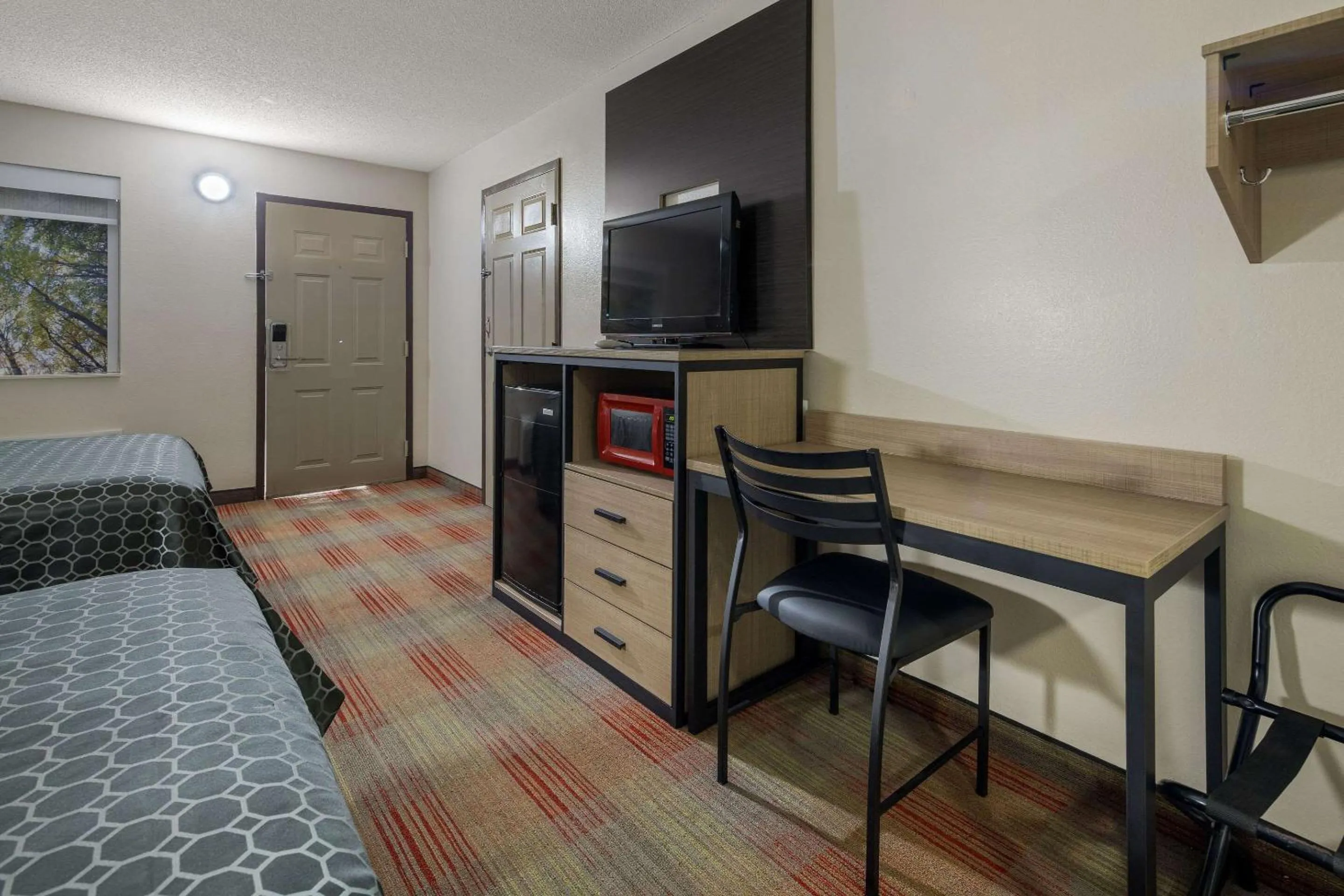 Double Room with Two Double Beds - Non-Smoking in Rodeway Inn Ardmore I-65