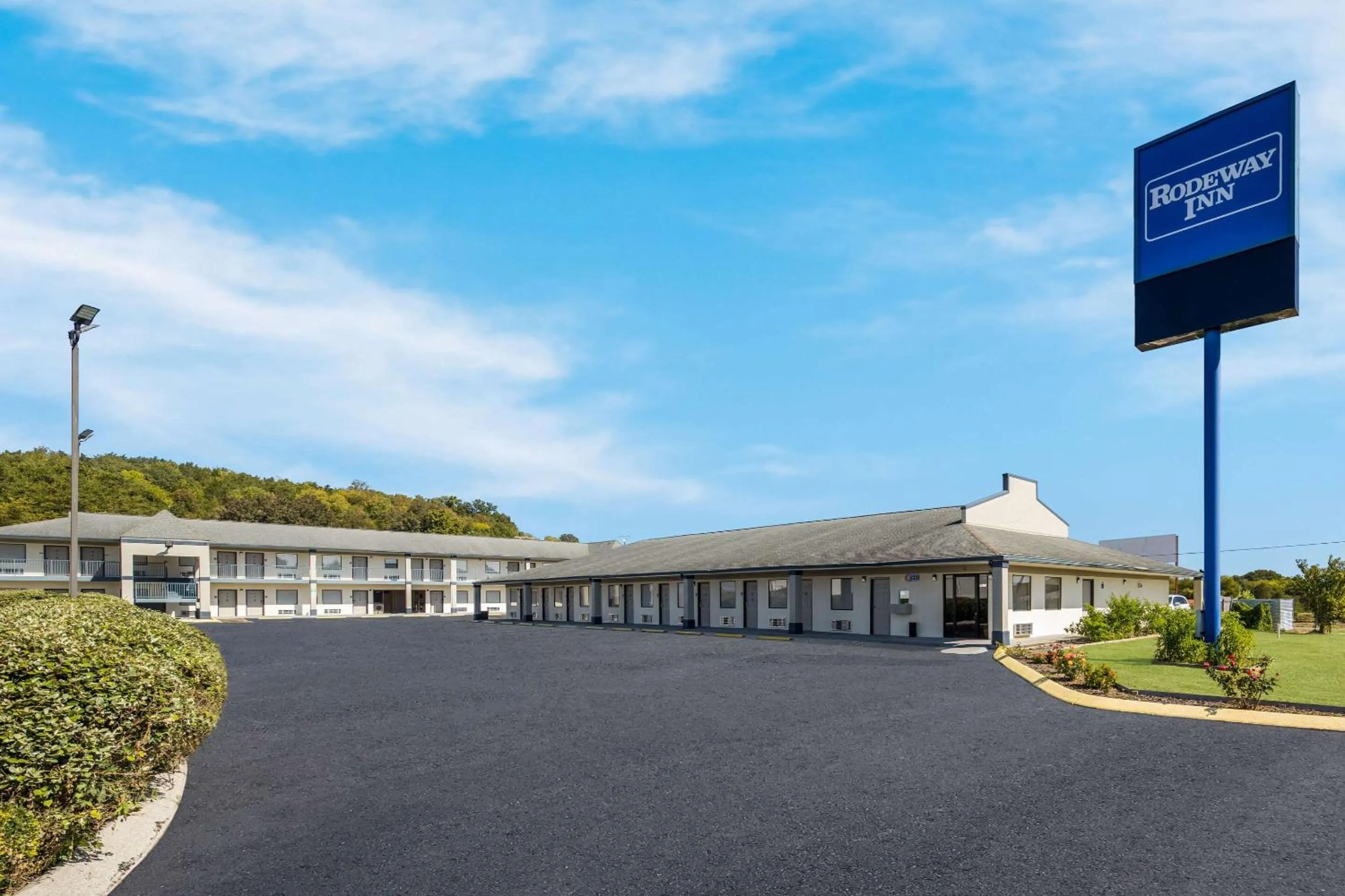 Double Room with Two Double Beds - Accessible/Non-Smoking in Rodeway Inn Ardmore I-65