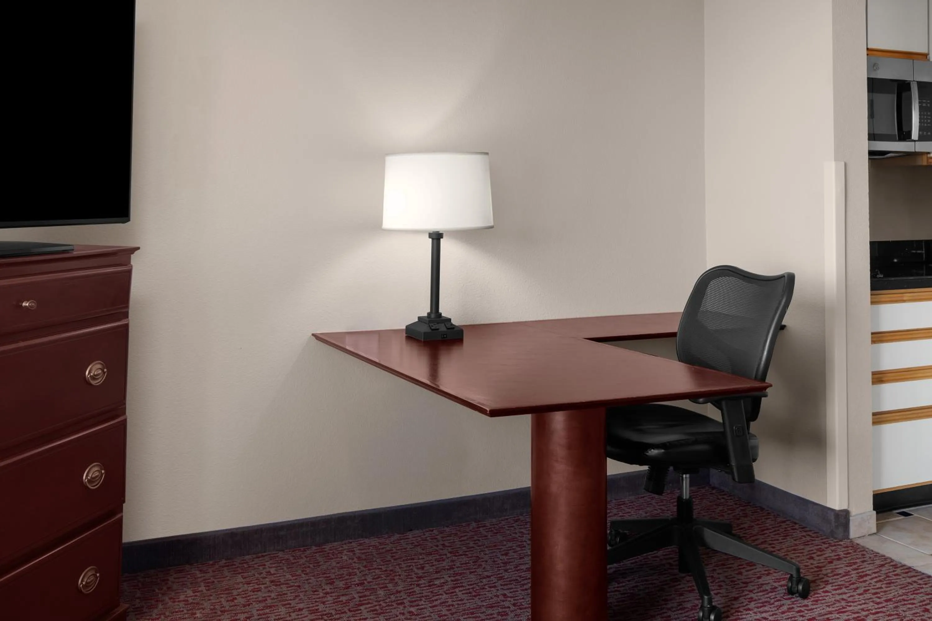 Studio Suite with Queen Bed - Disability Access in Larkspur Landing Extended Stay Suites Bellevue