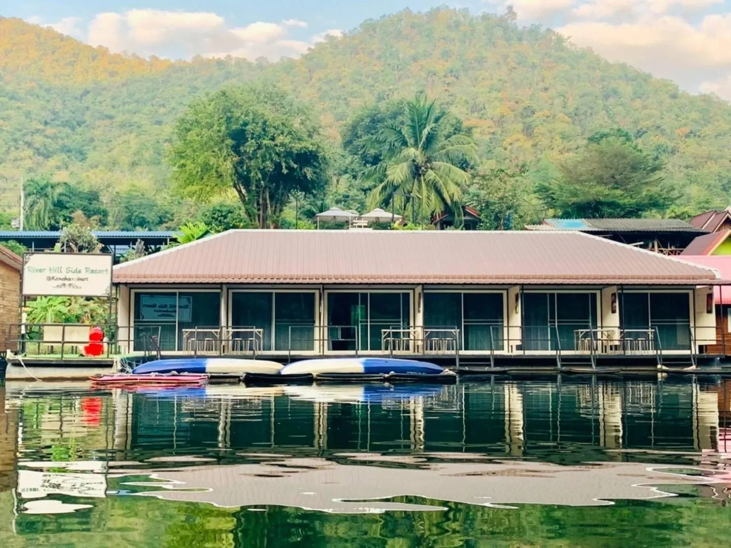 Deluxe Room on the river in River Hill Side Resort
