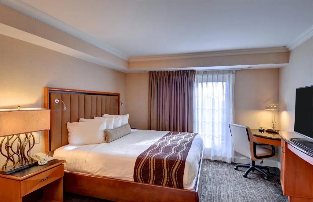 King Suite with Work Desk in Eden Resort and Suites, BW Premier Collection