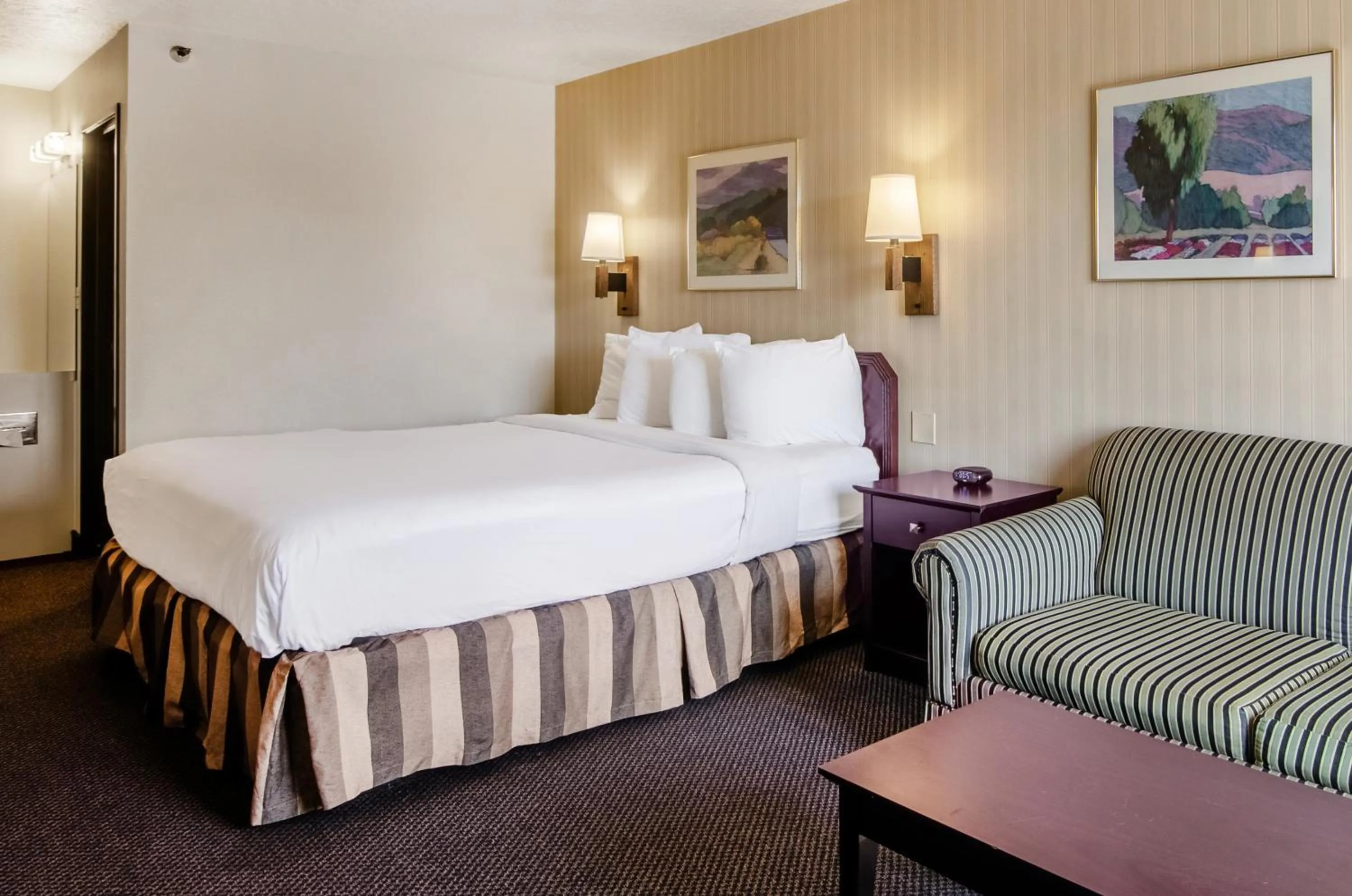 King Room - Non-Smoking in Americas Best Value Inn & Suites Ft Collins E at I-25