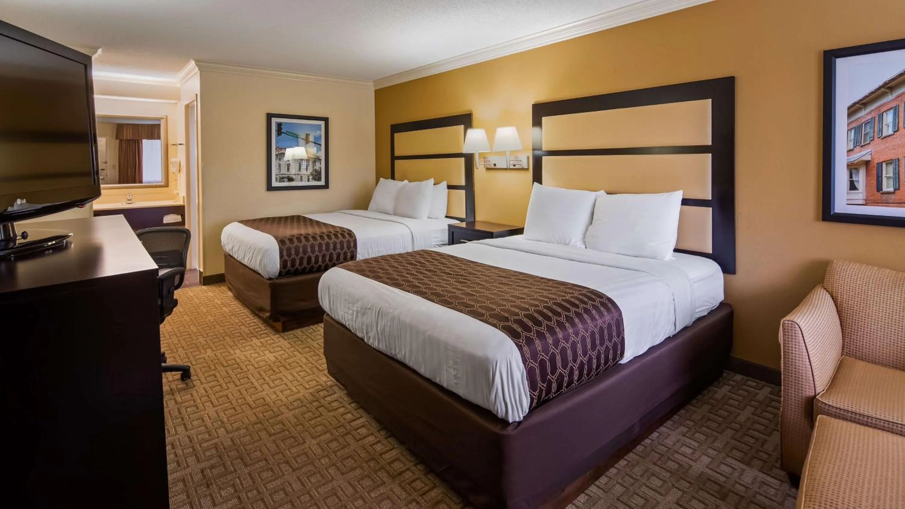 Queen Room with Two Queen Beds - Smoking in Best Western Inn & Suites
